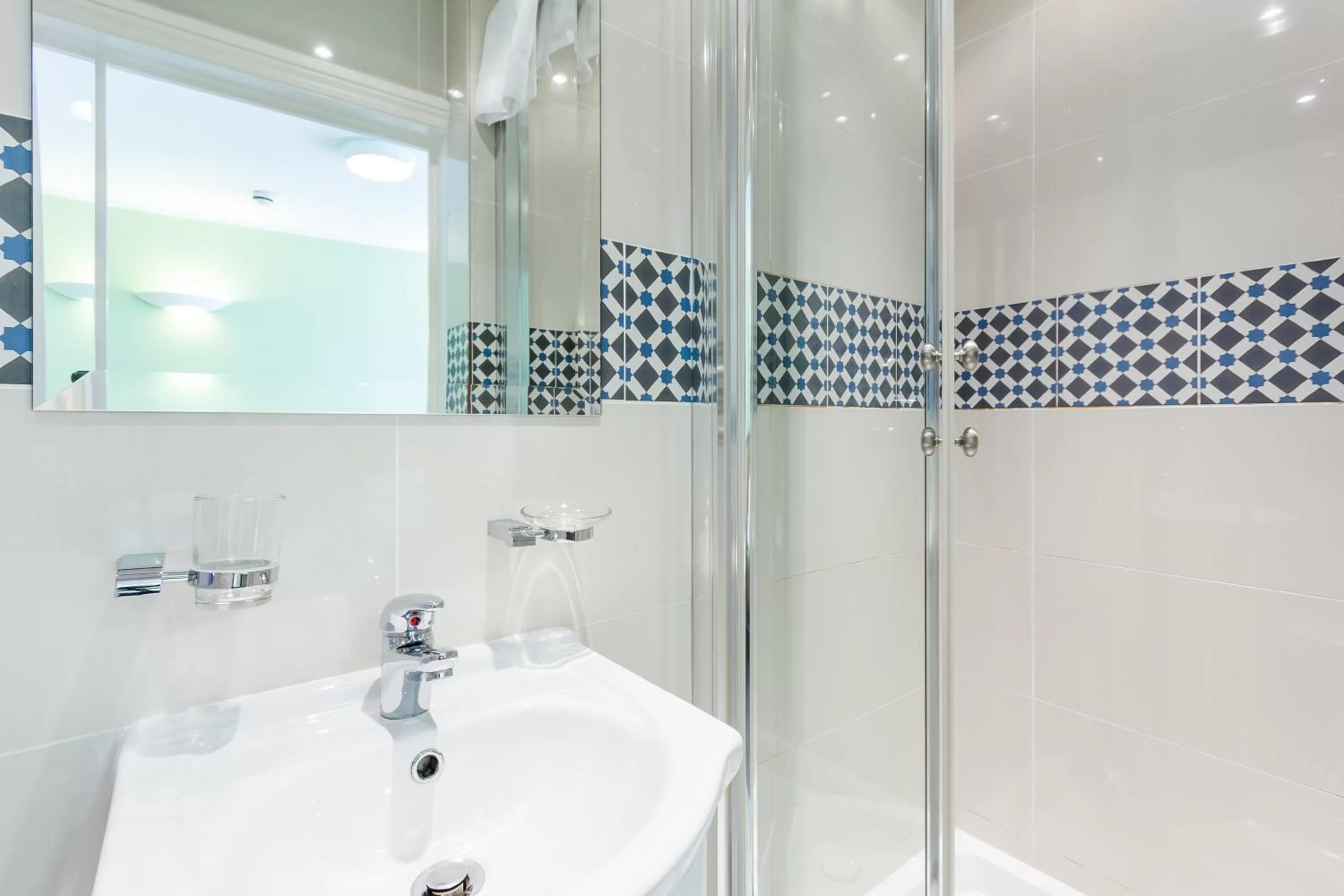 Shower, Bathroom in Gower House Hotel