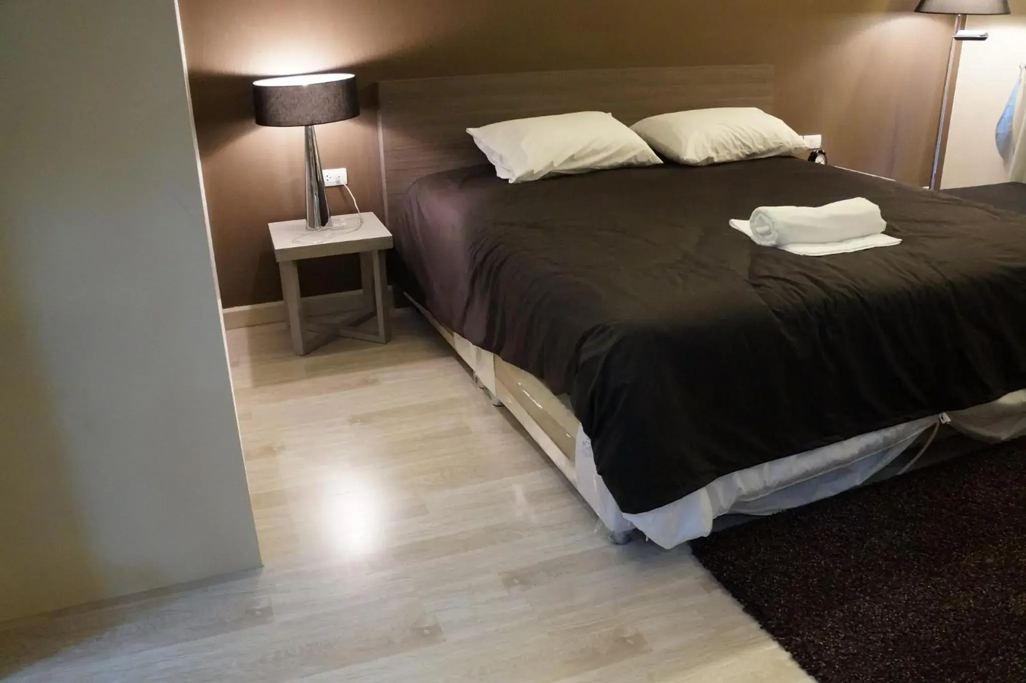 Bed in Avatar Suites Hotel - SHA Extra Plus