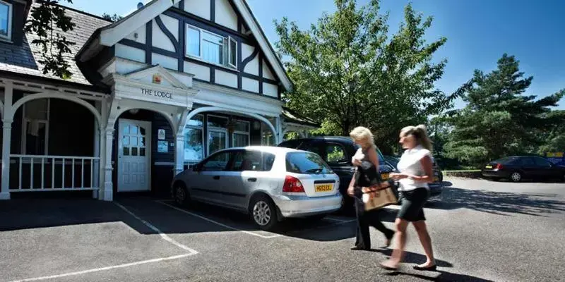 Facade/entrance in The Lodge At Meyrick Park