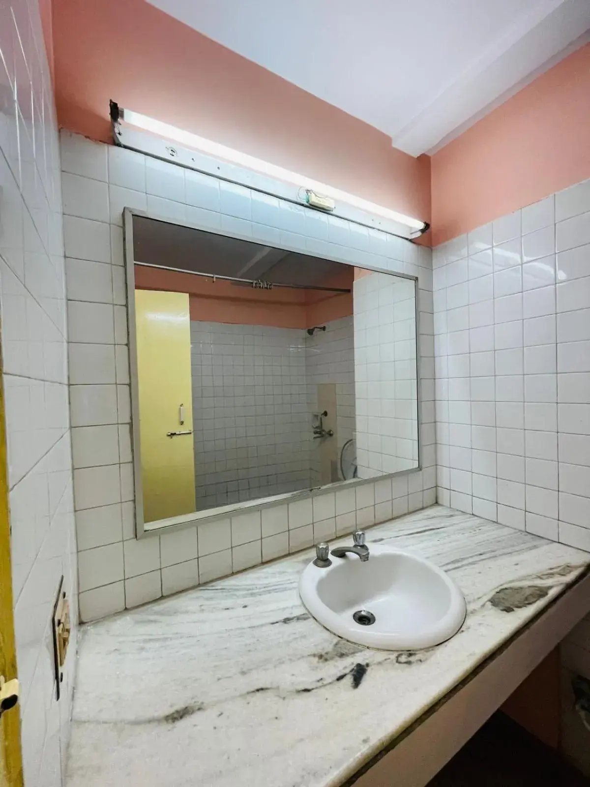 Bathroom in Gautam Hotel