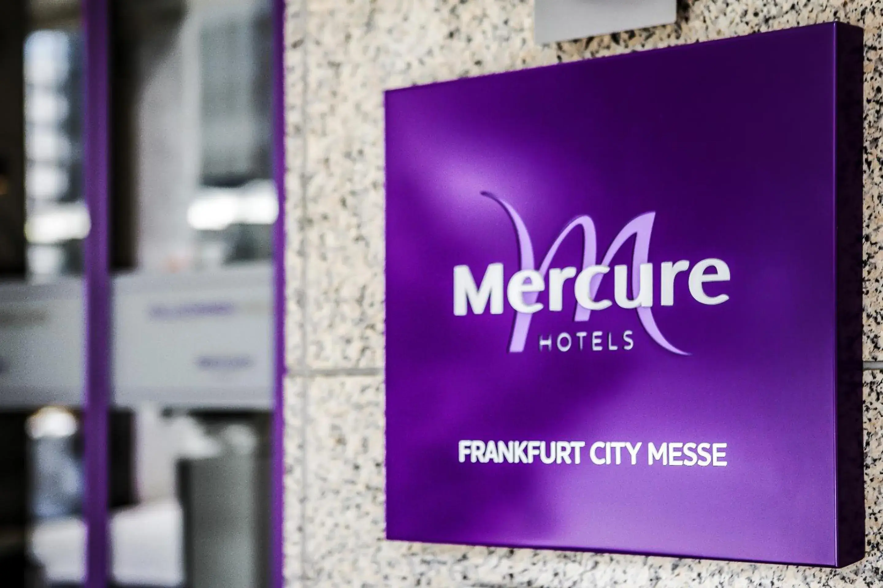 Facade/entrance in Mercure Frankfurt City Messe