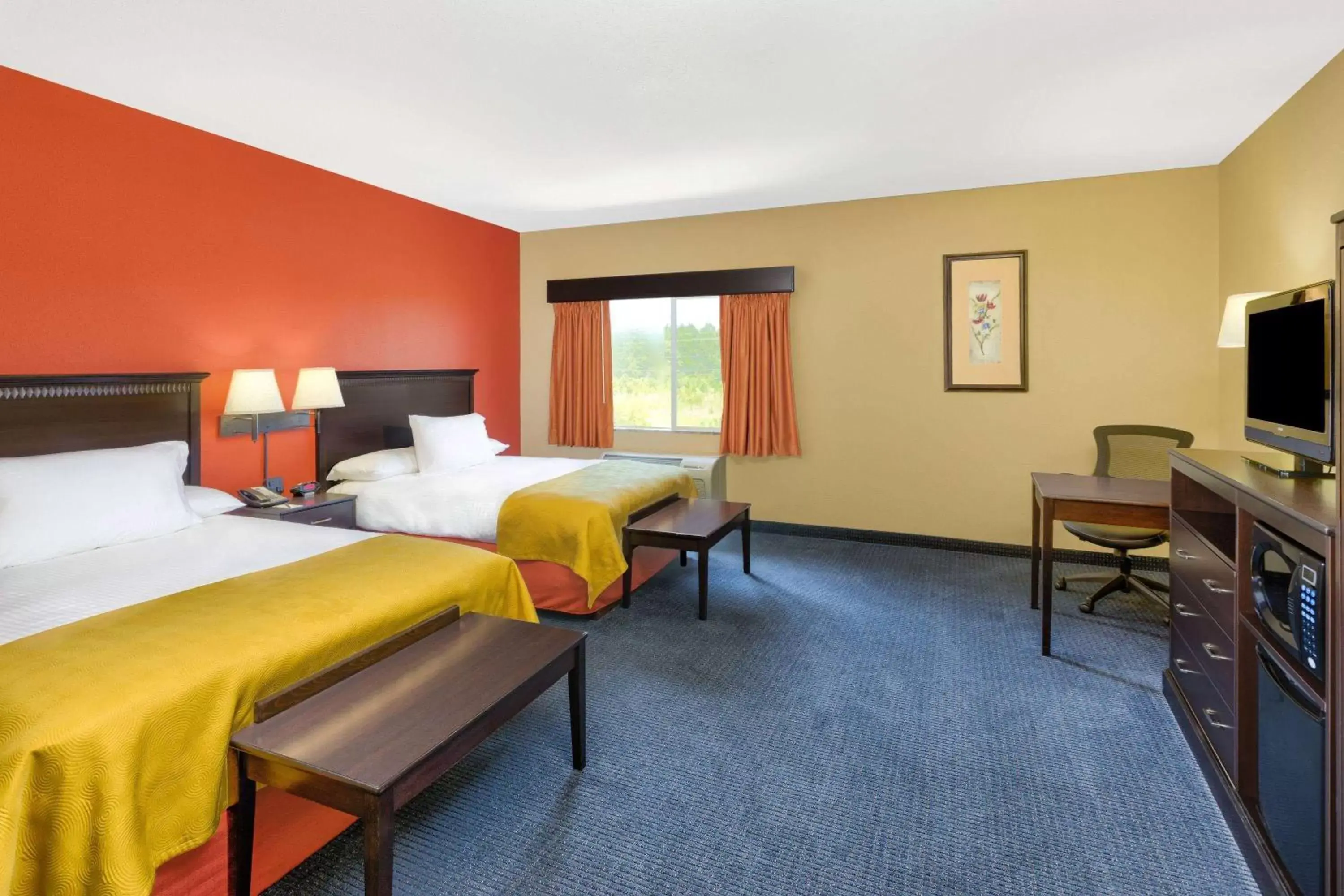 Photo of the whole room in AmericInn by Wyndham Vidalia