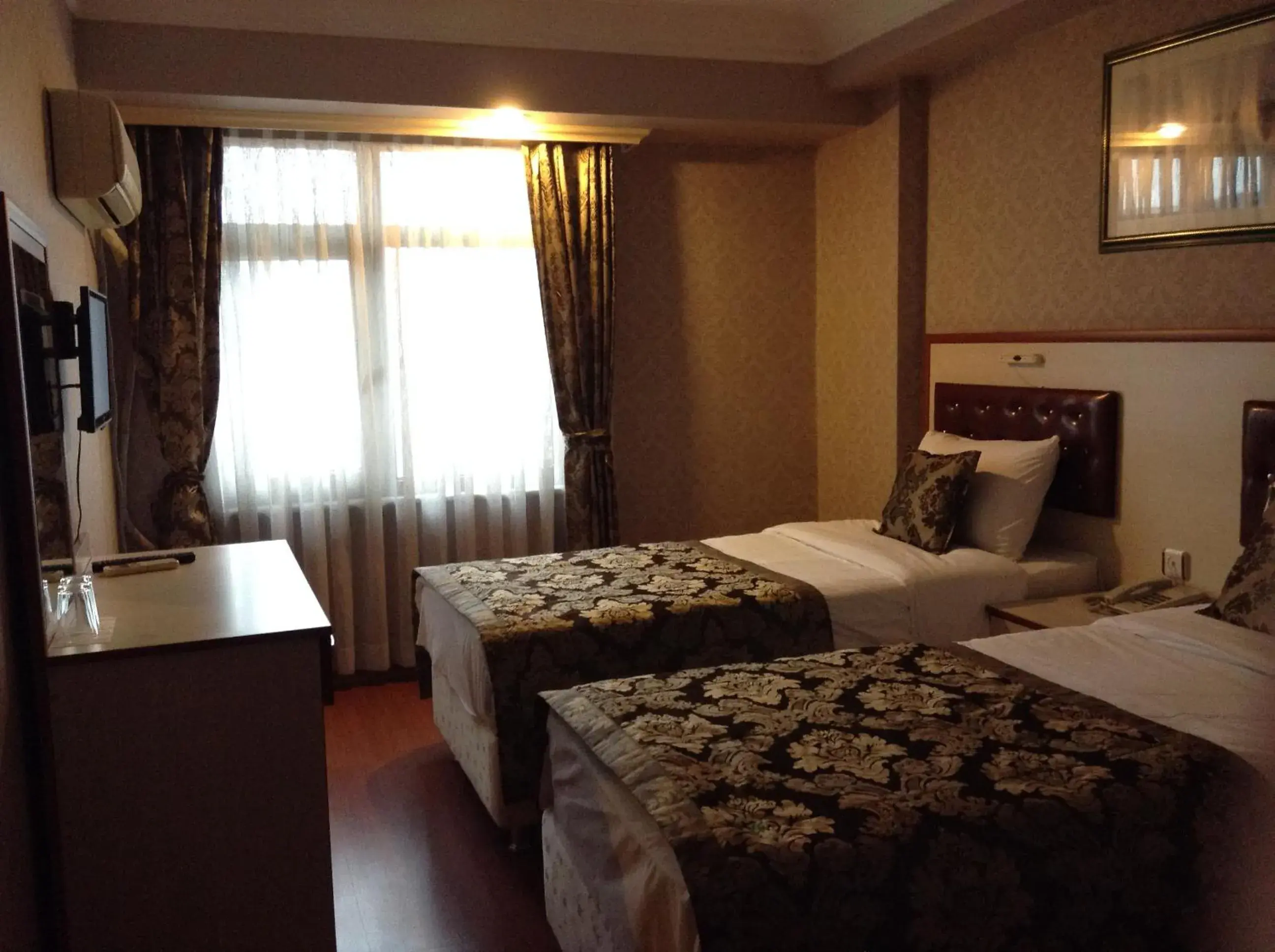 Day, Bed in Tayhan Hotel