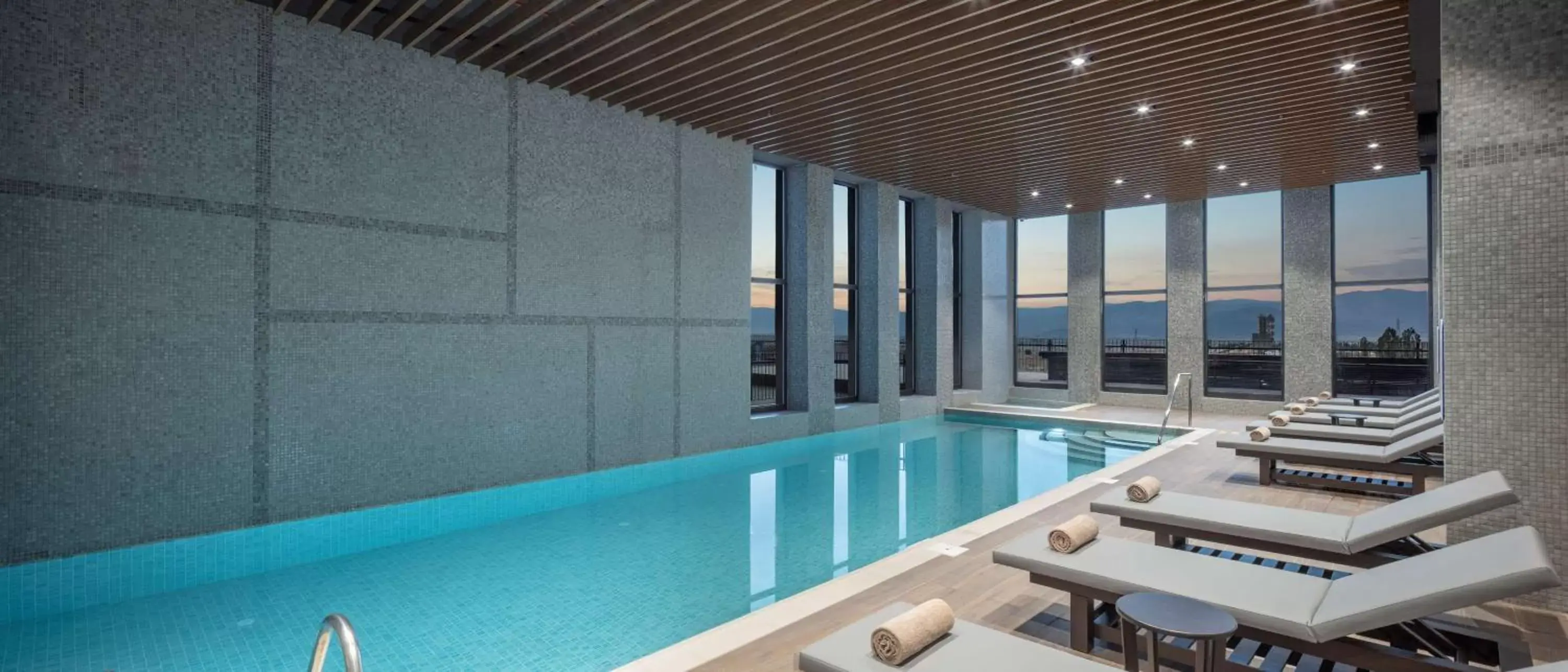 Swimming pool in Hilton Garden Inn Erzurum Swimming pool in Hilton Garden Inn Erzurum