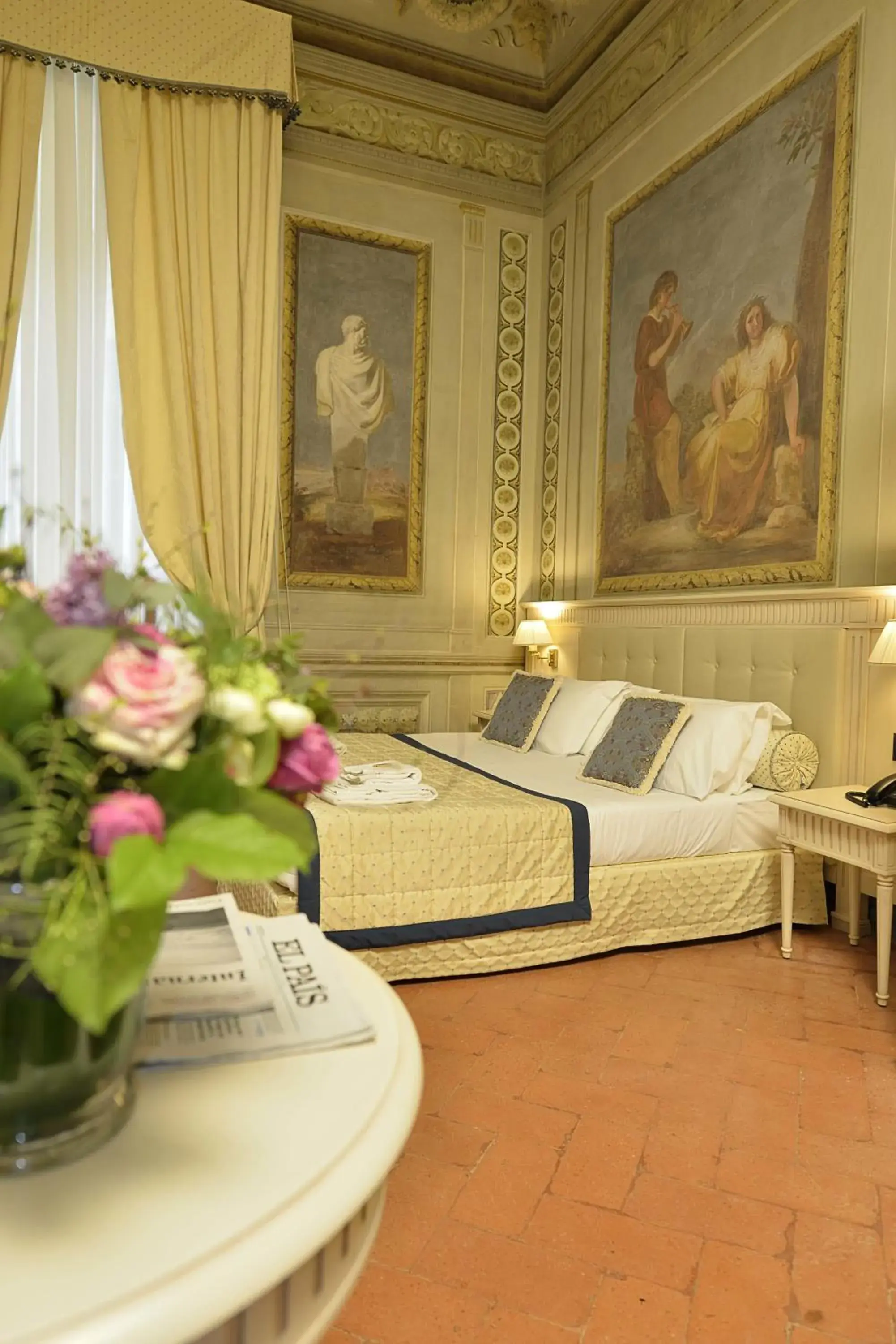 Bedroom, Bed in Palazzo Guicciardini