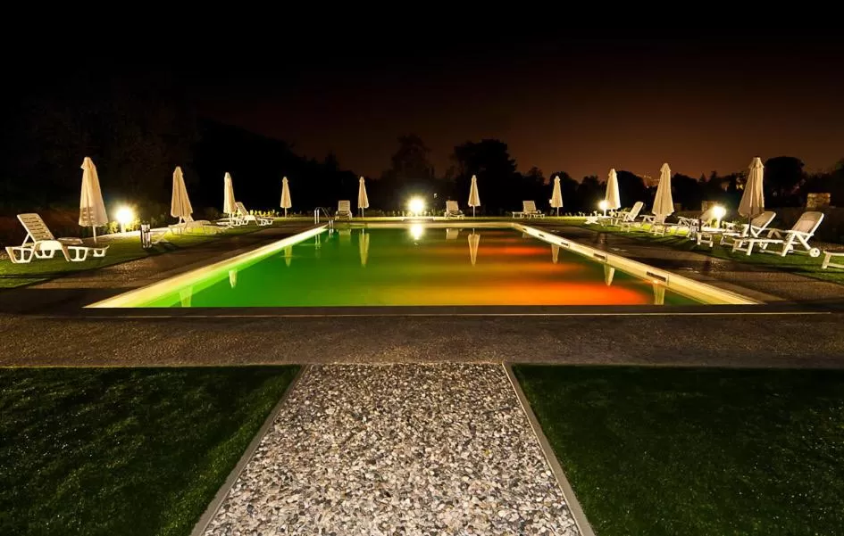 Swimming pool in Hotel Villa Cheli