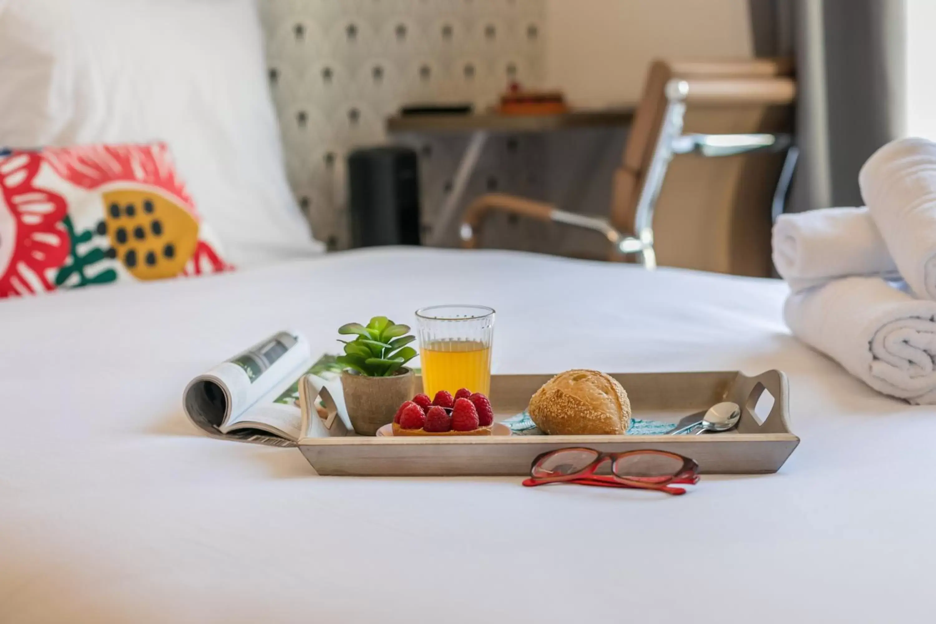 Breakfast, Bed in Apartments WS Haussmann - La Fayette