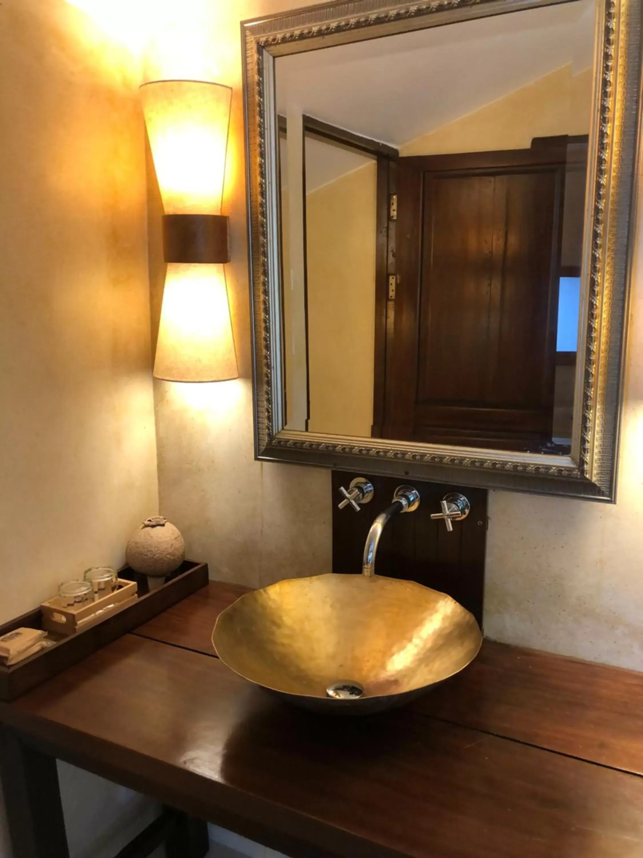 Bathroom in AANA Resort & Villas Koh Chang Bathroom in AANA Resort & Villas Koh Chang