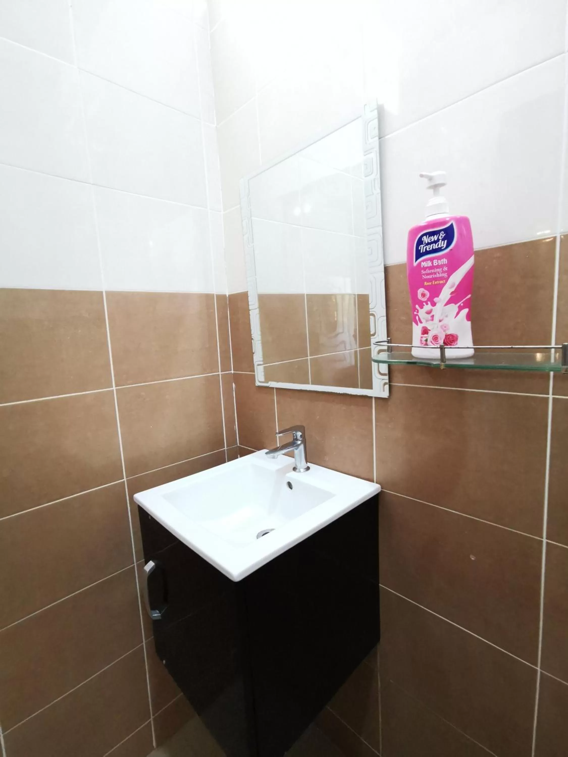 Bathroom in Cenang Room Rahsia Motel