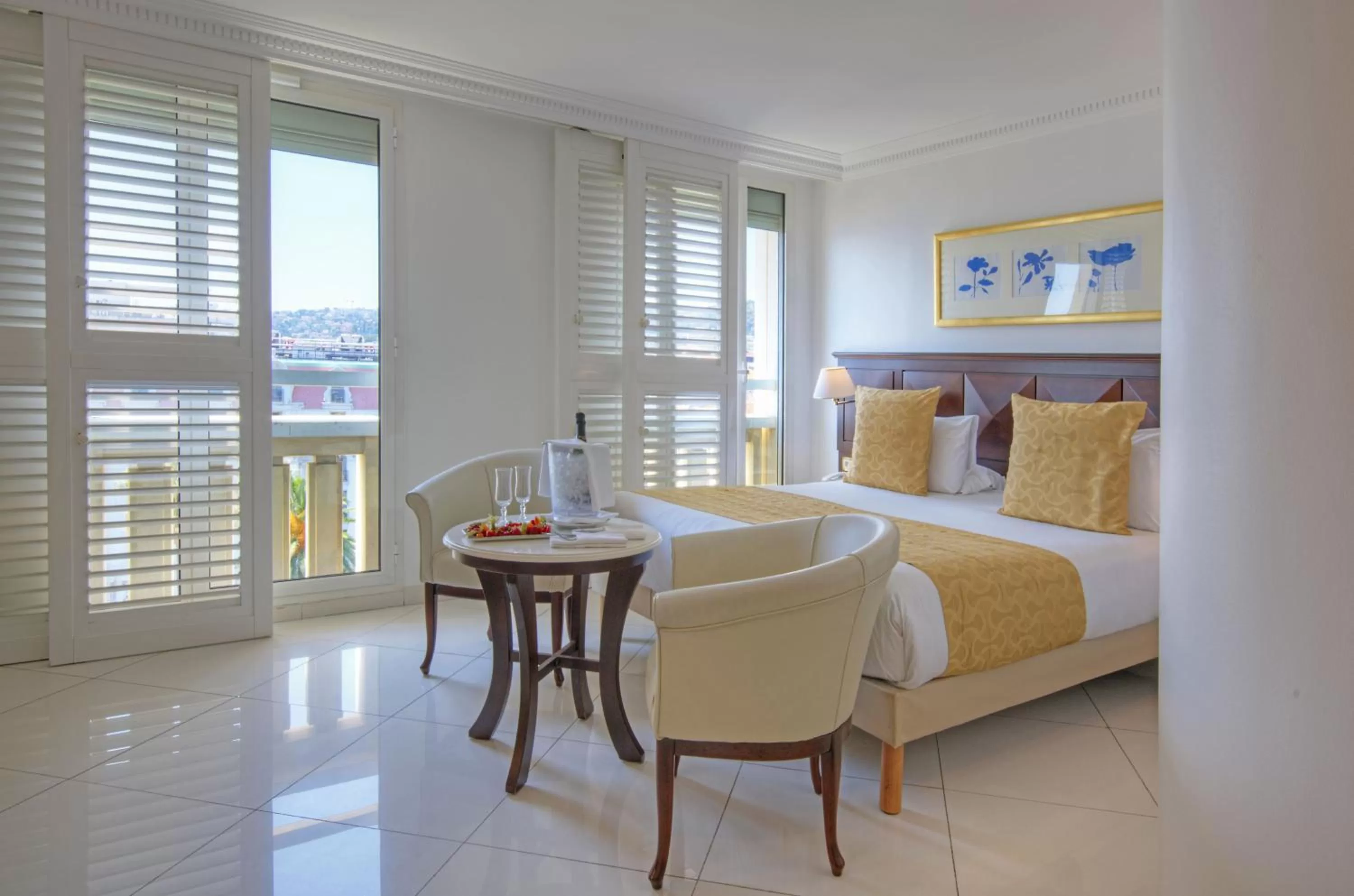 Property building, Bed in Hôtel West End Promenade