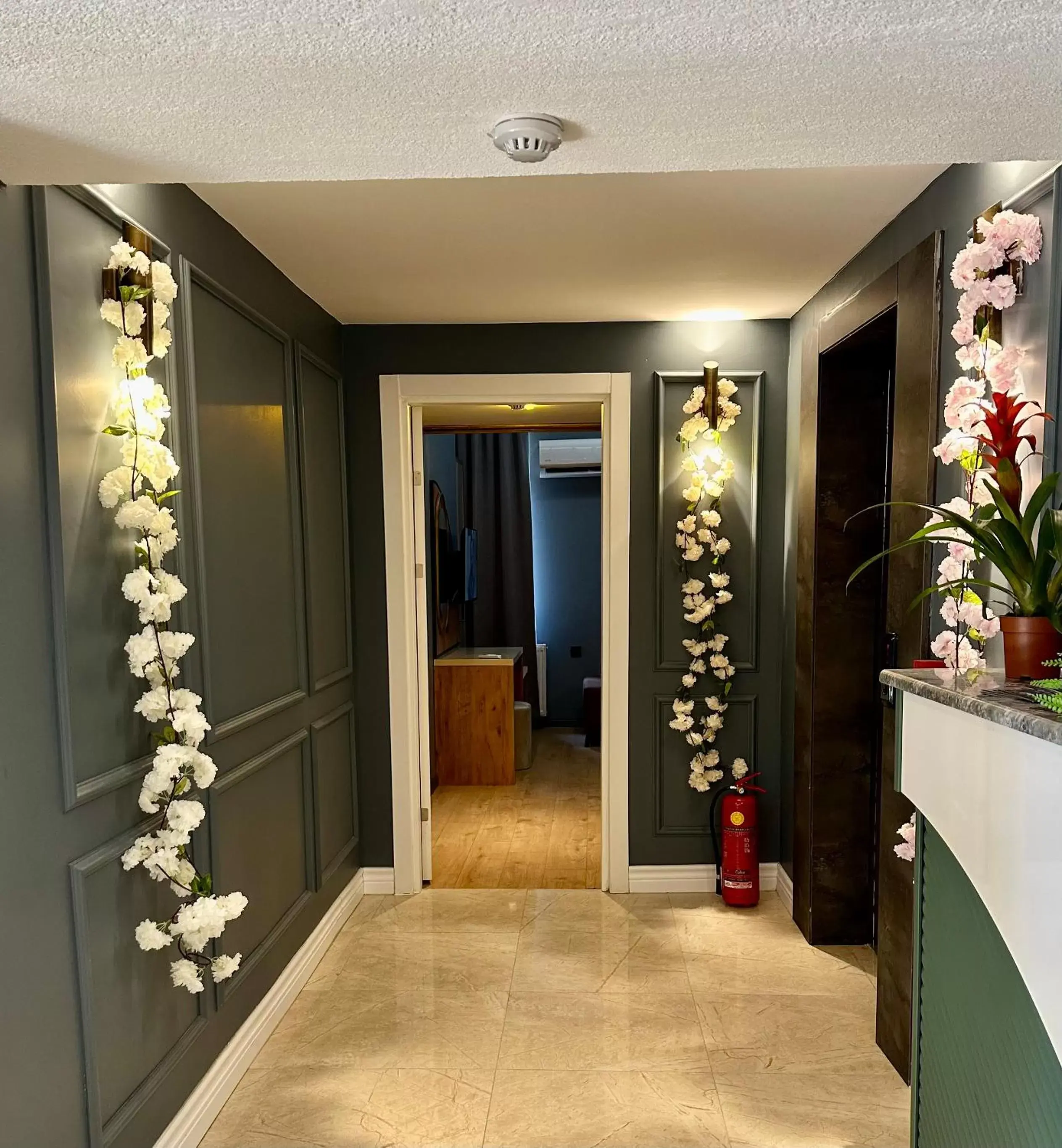 Property building in Newalla Hotel Old City Property building in Newalla Hotel Old City