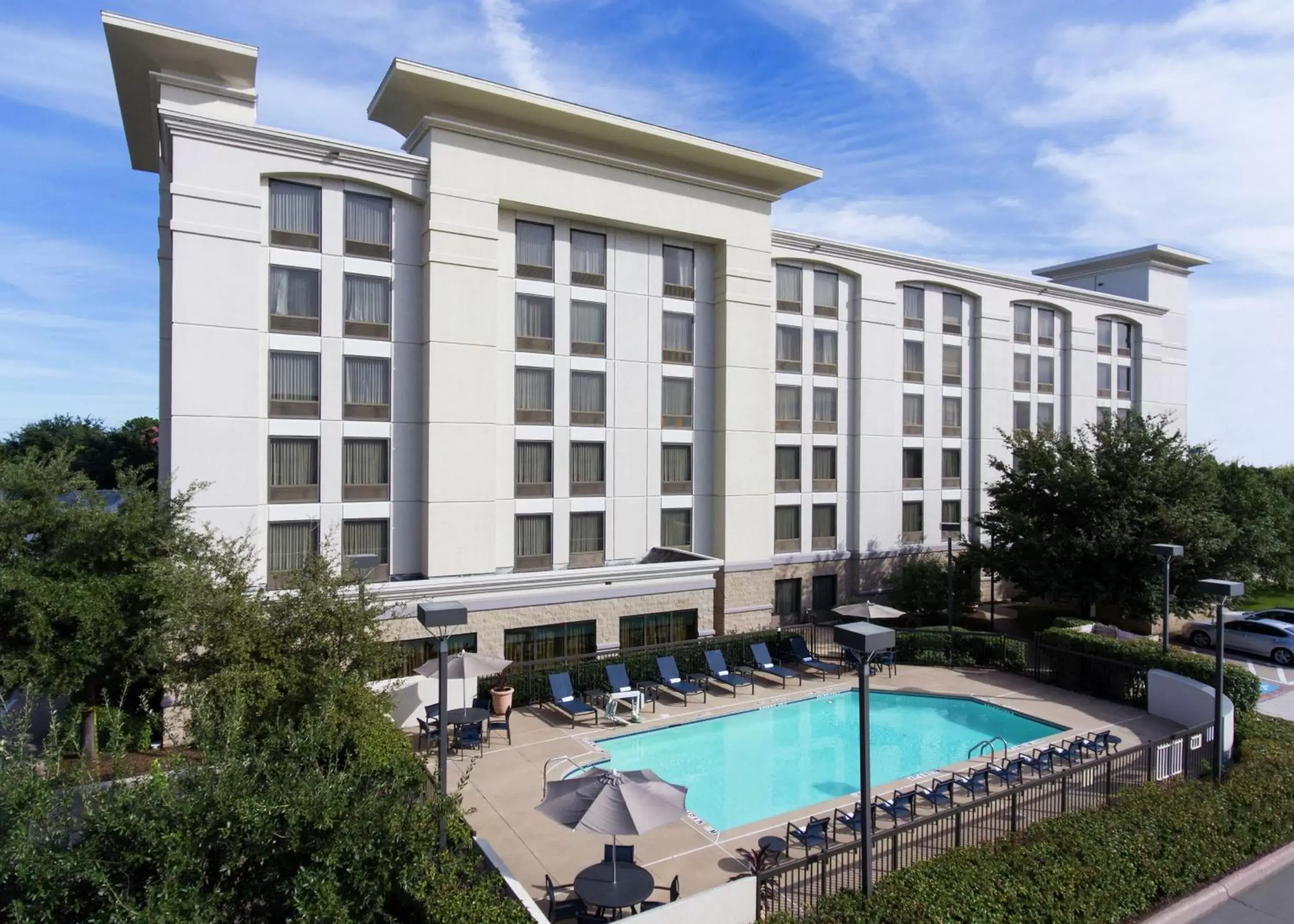 Property building, Swimming Pool in Hampton Inn Dallas Irving Las Colinas