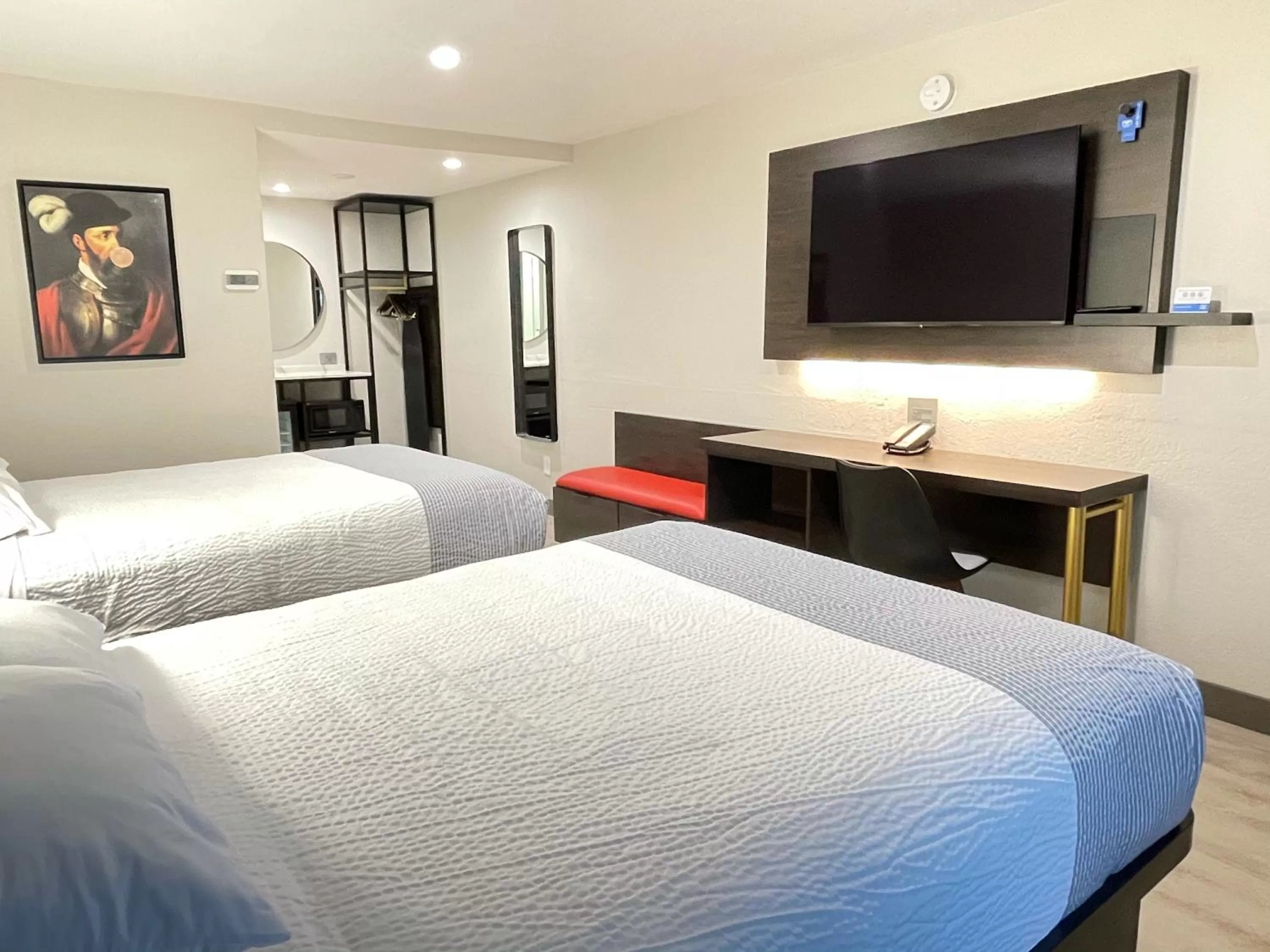 Bed in Rodeway Inn St Augustine Historic District