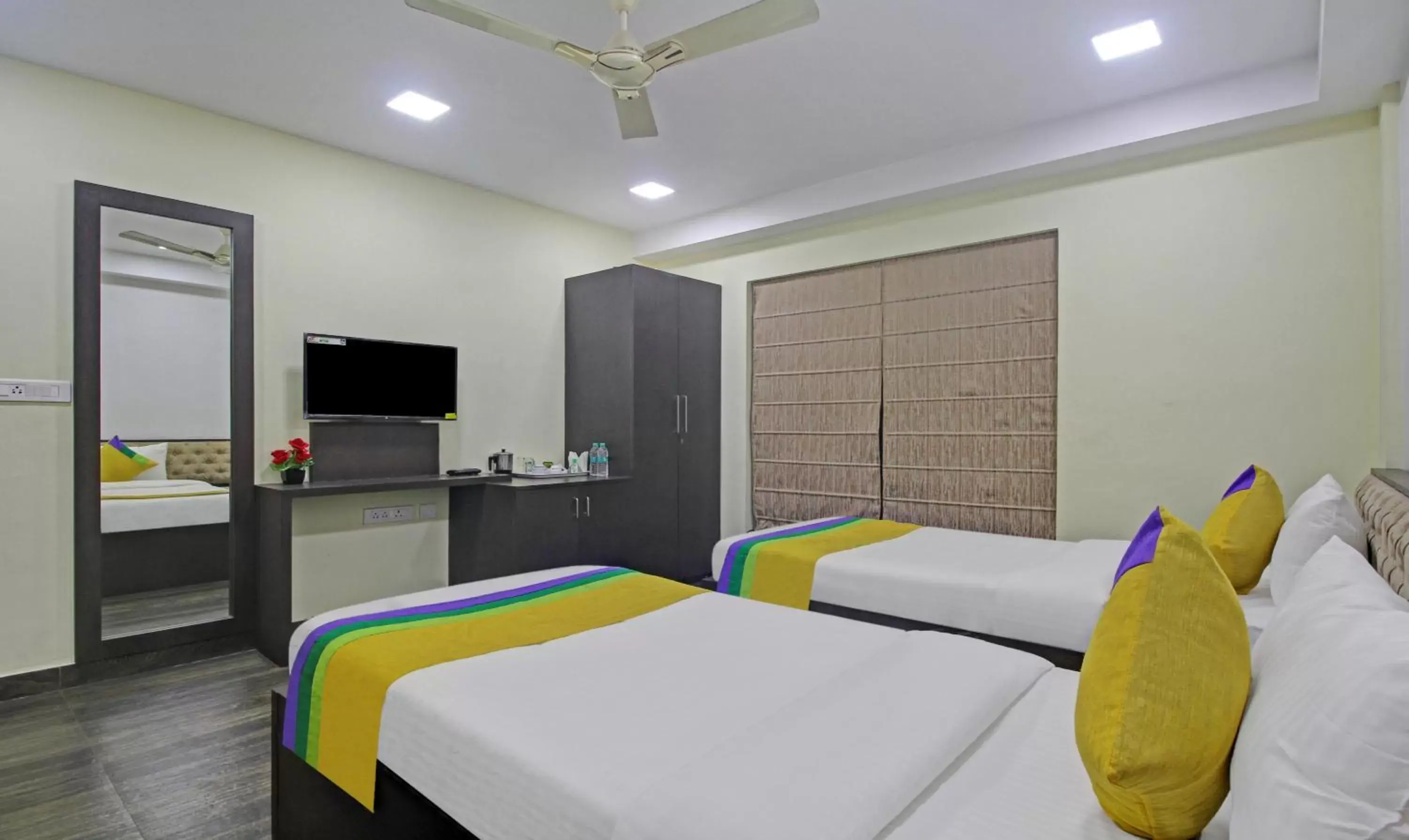 Bedroom, Bed in Itsy Hotels Reotel Near Rabindra Sarobar Bedroom, Bed in Itsy Hotels Reotel Near Rabindra Sarobar