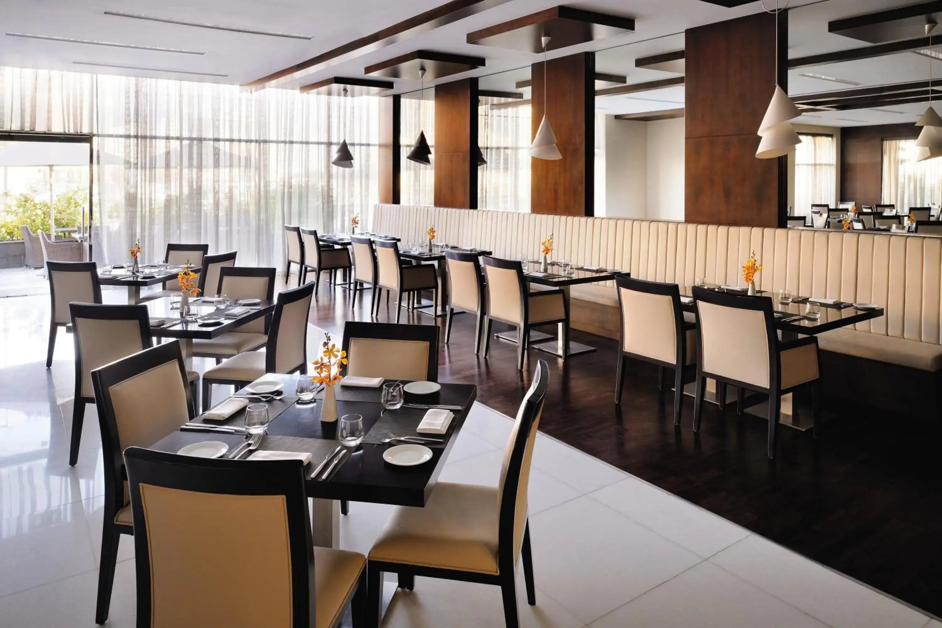 Restaurant/Places to Eat in Moevenpick Hotel Apartments The Square