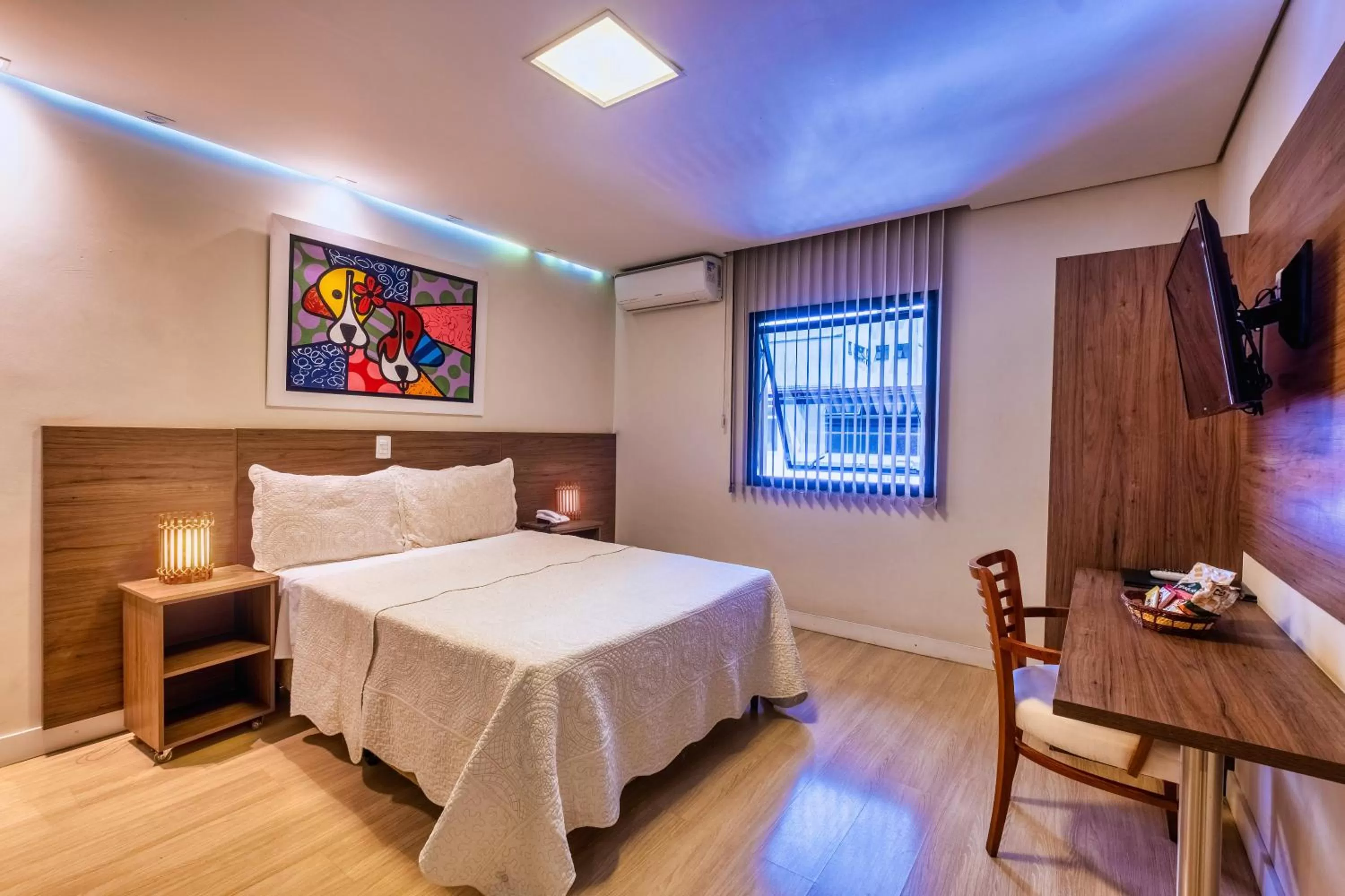 Bed in Hotel Mount Everest