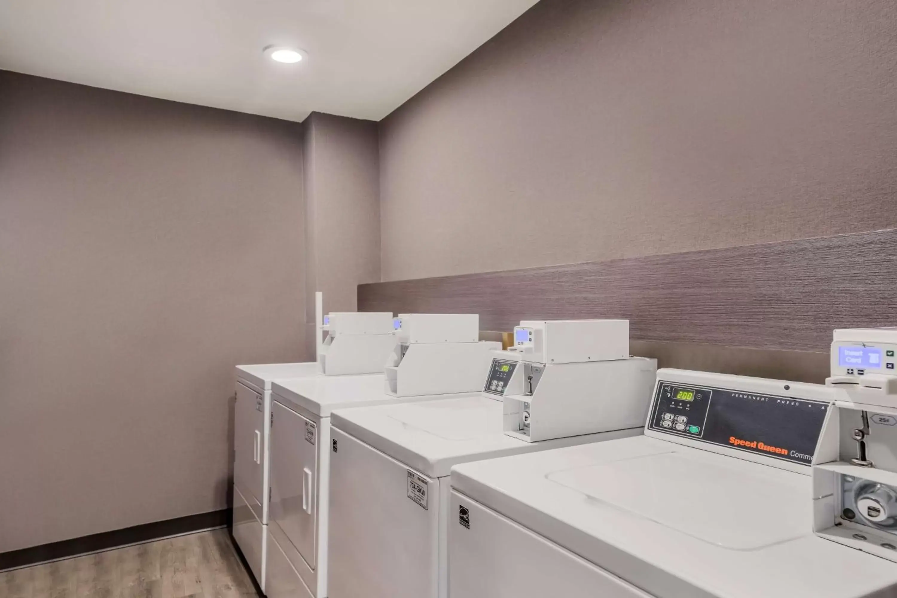 Property building, Bathroom in Best Western Alderwood