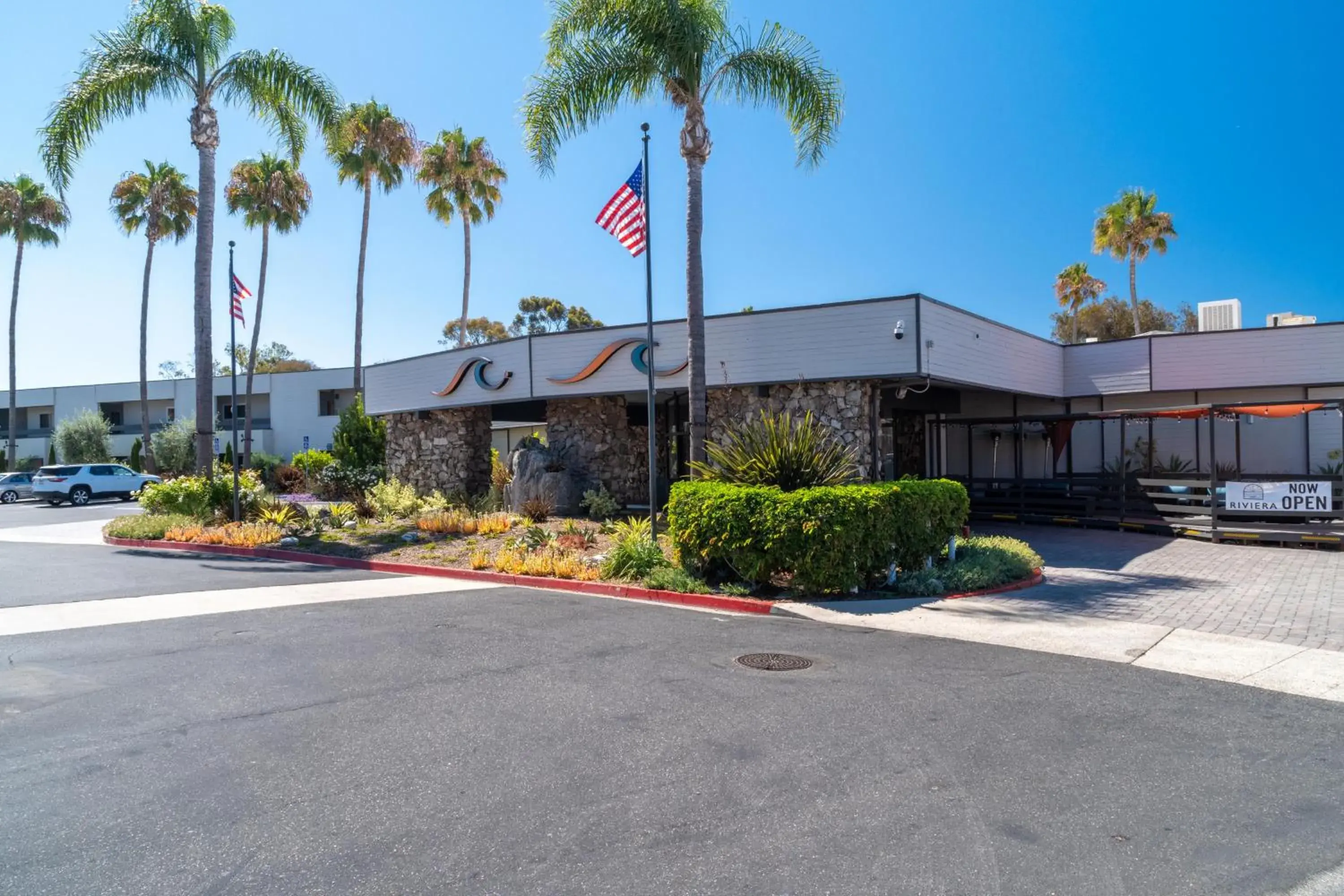 Property building in San Clemente Inn Property building in San Clemente Inn