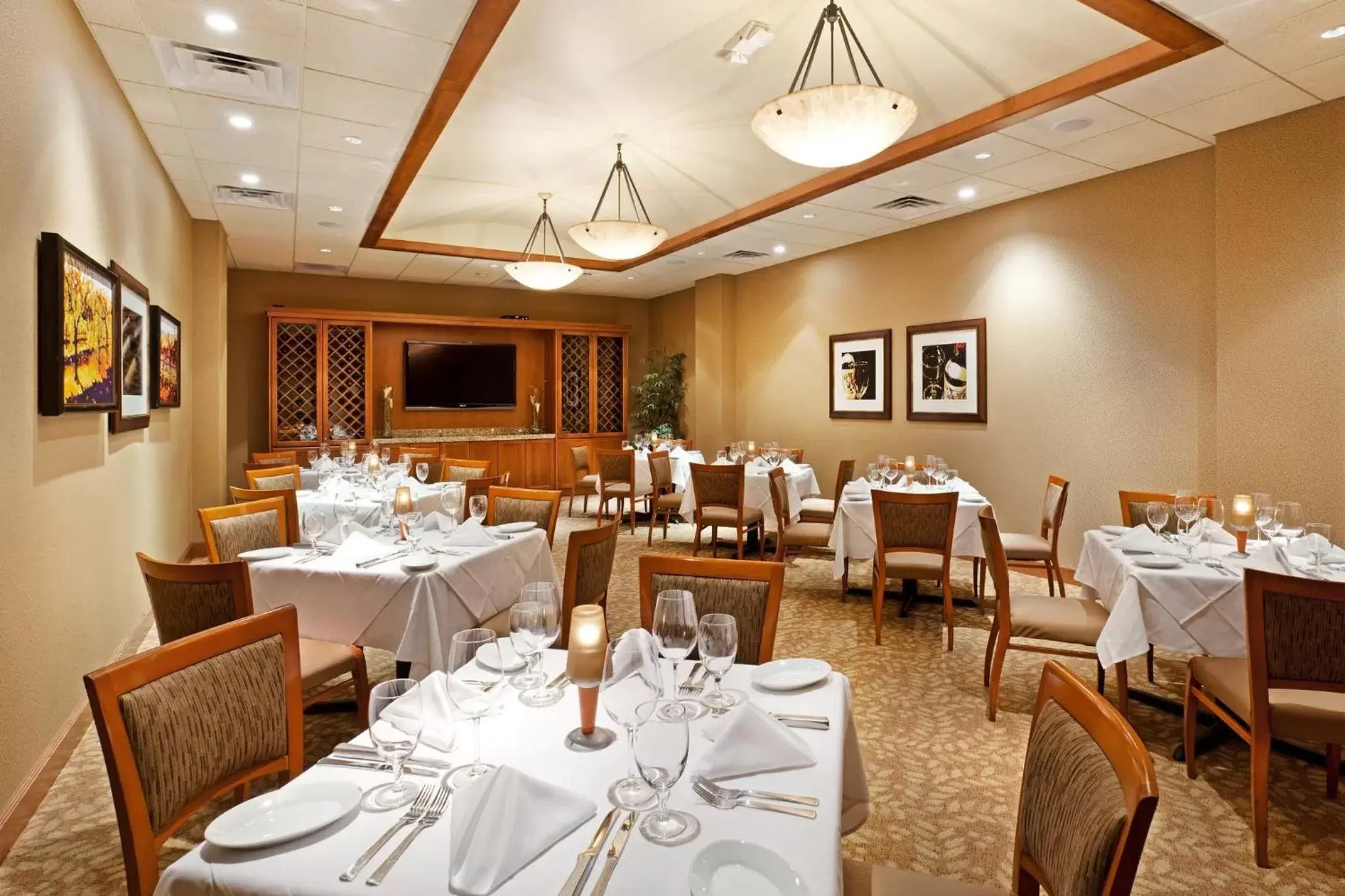 Restaurant/Places to Eat in Crowne Plaza Greenville, an IHG Hotel