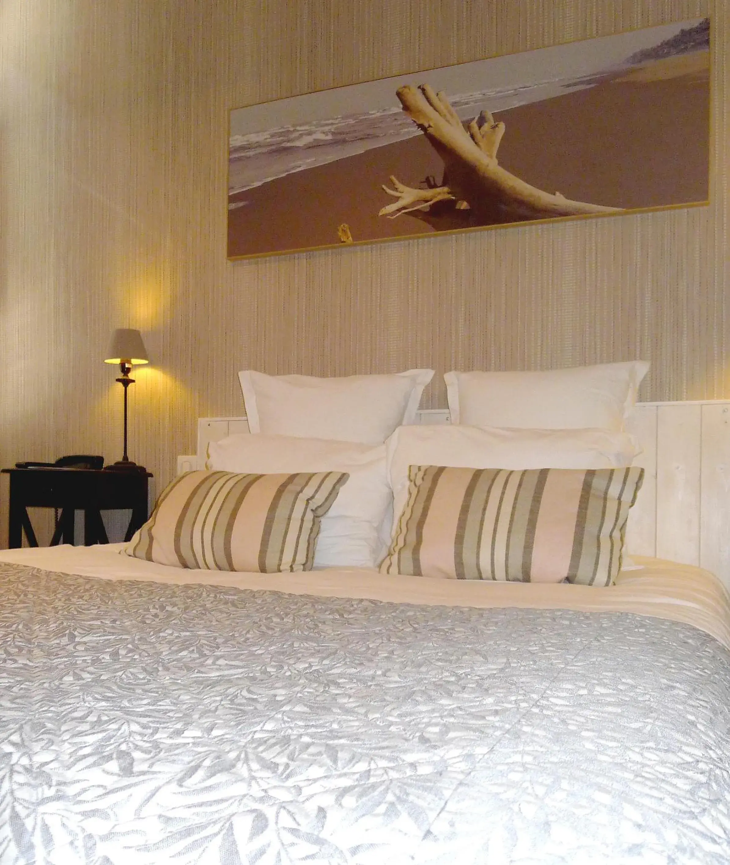 Decorative detail, Bed in Cit'Hotel des Messageries