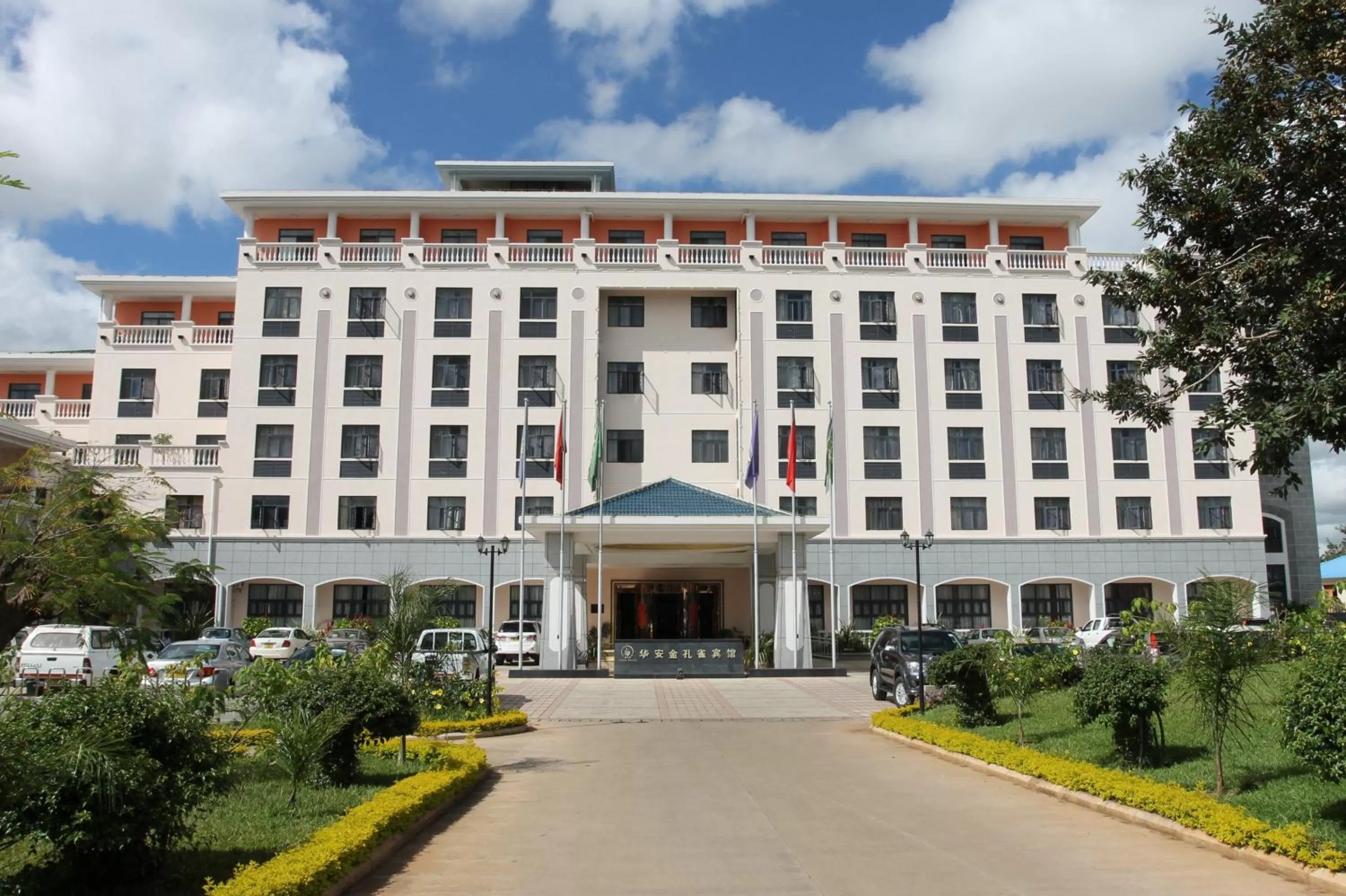 Facade/entrance in Sogecoa Golden Peacock