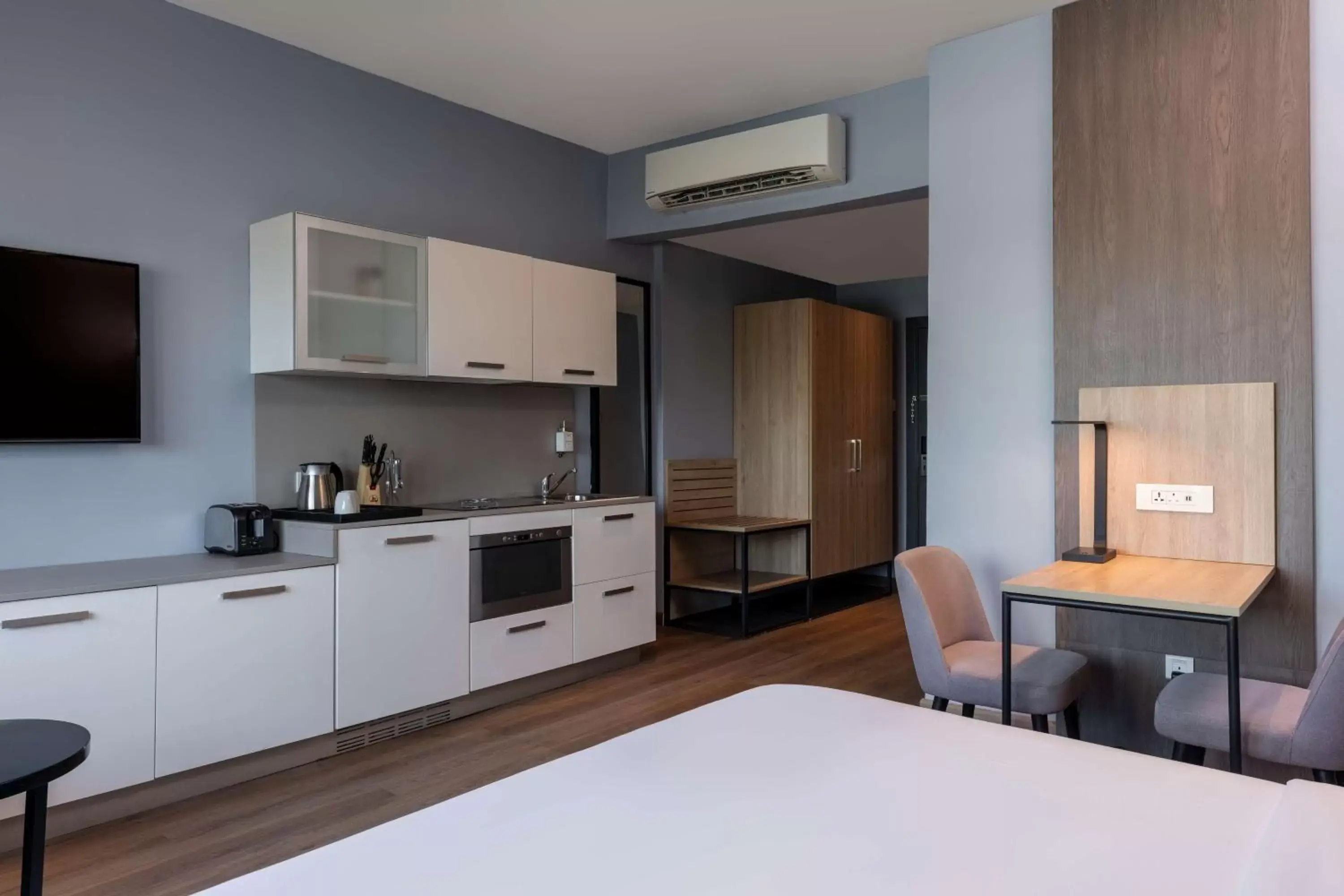 Kitchen or kitchenette, Kitchen/Kitchenette in Park Inn by Radisson, Lagos Victoria Island