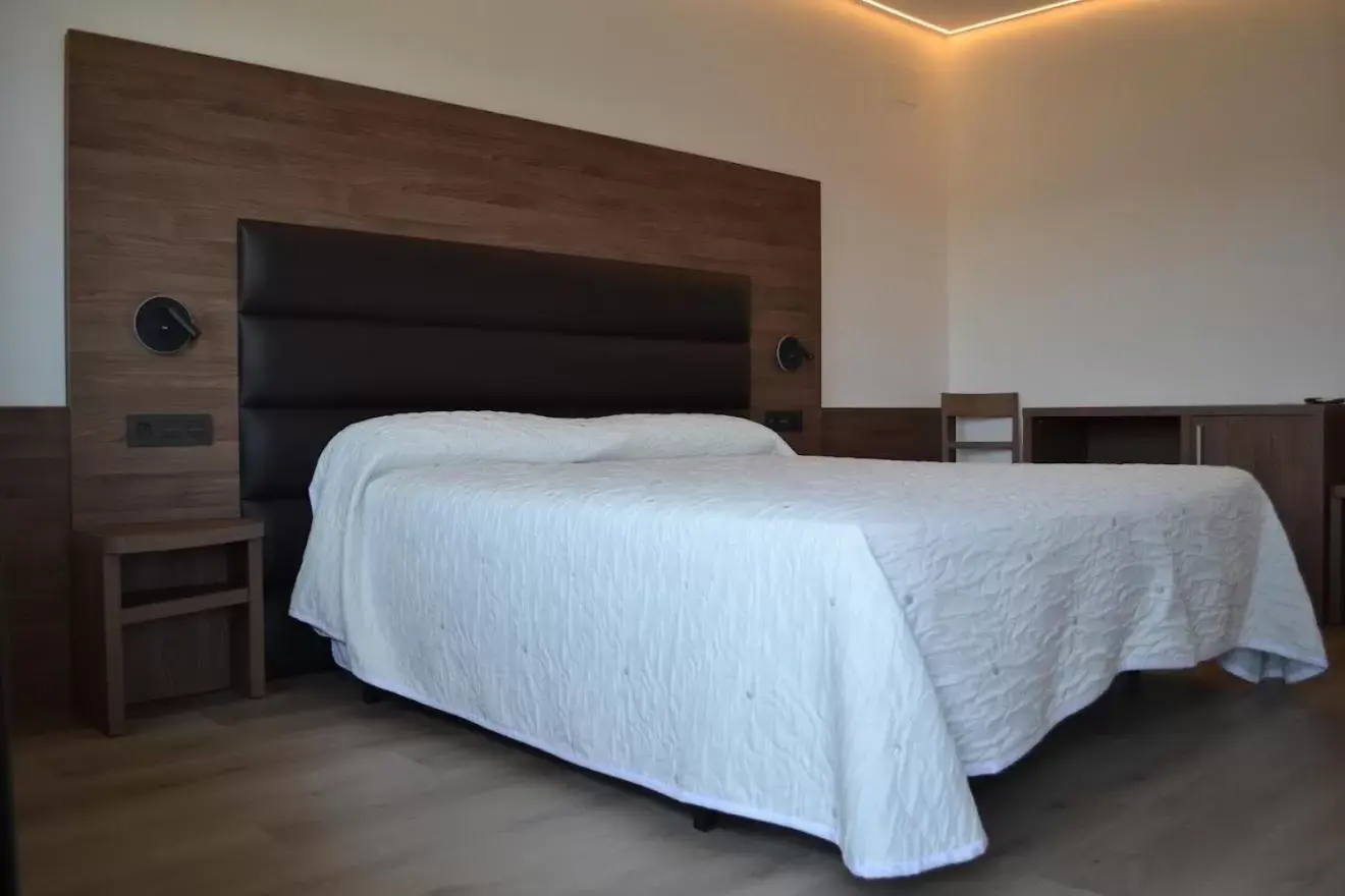 Bedroom, Bed in Hotel Gran Sol