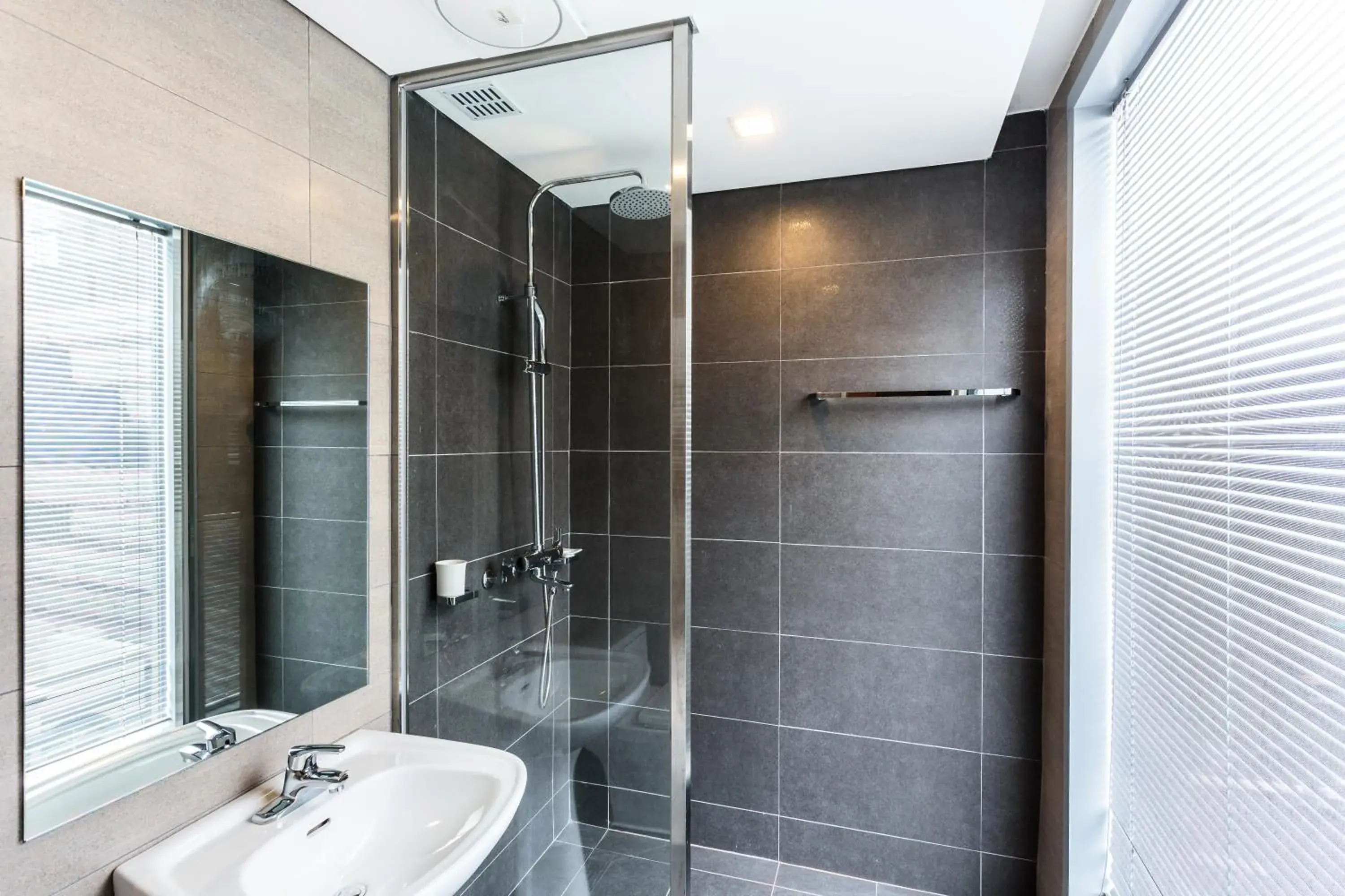 Shower, Bathroom in Vistacay Hotel World Cup