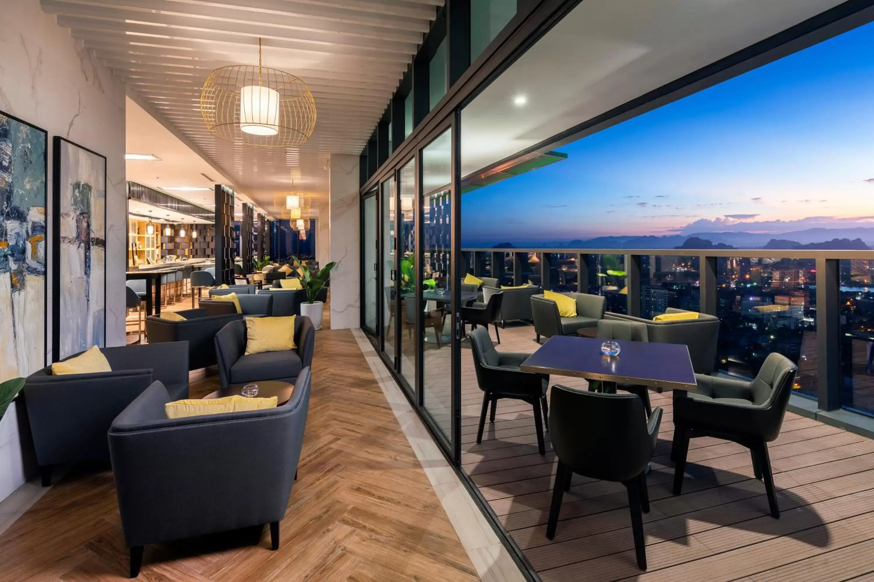 Balcony/Terrace, Restaurant/Places to Eat in Melia Vinpearl Thanh Hoa