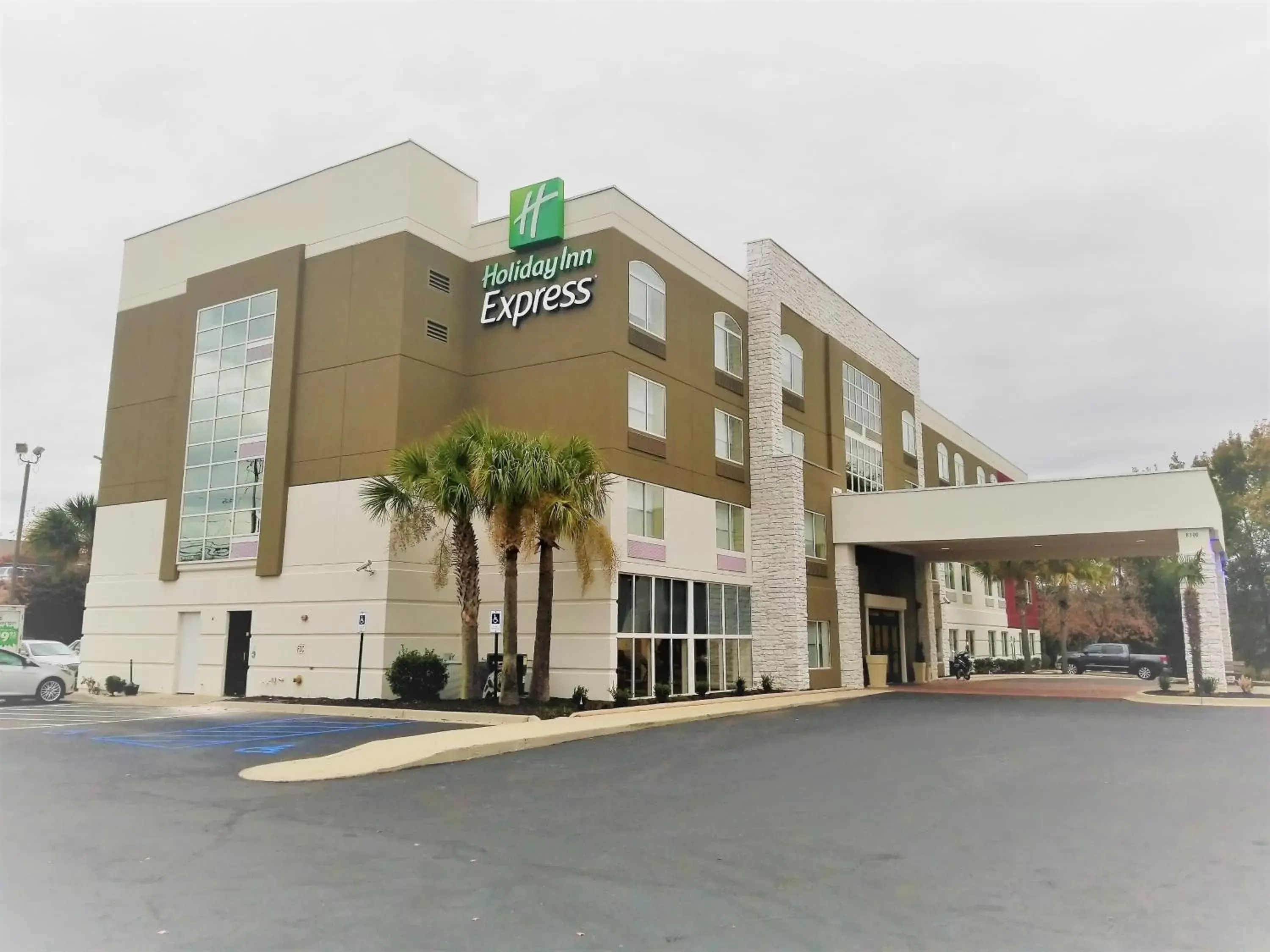 Property building, Facade/Entrance in Holiday Inn Express Columbia - Two Notch, an IHG Hotel
