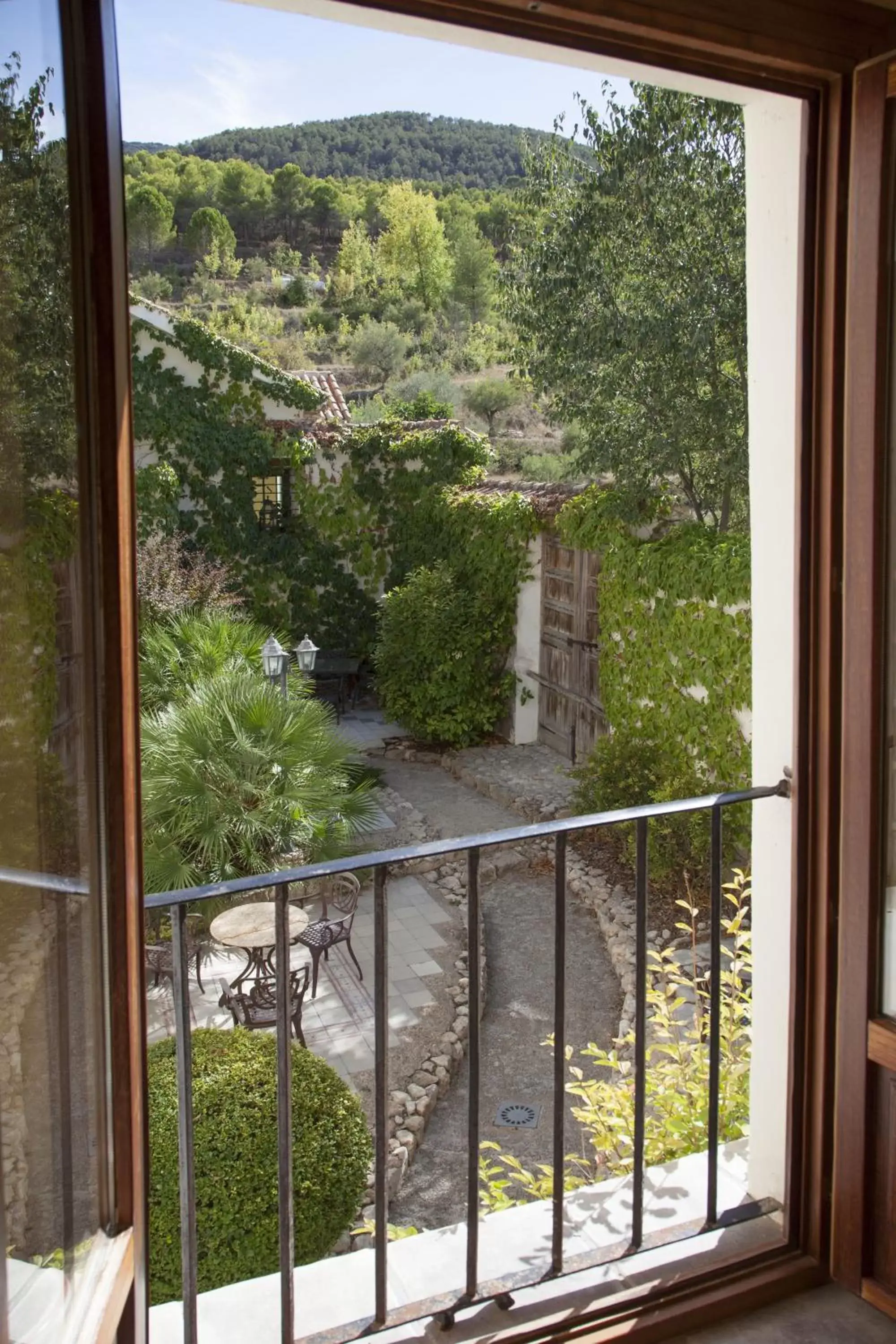 Garden view in Eco Hotel con encanto Masía la Mota B&B