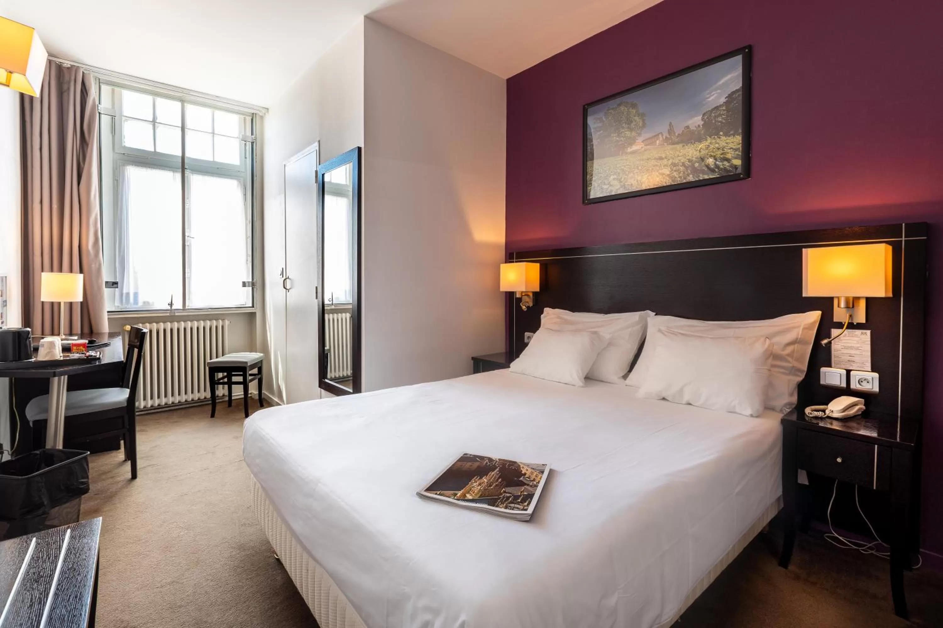 Bed in Hôtel Le Mondon Metz