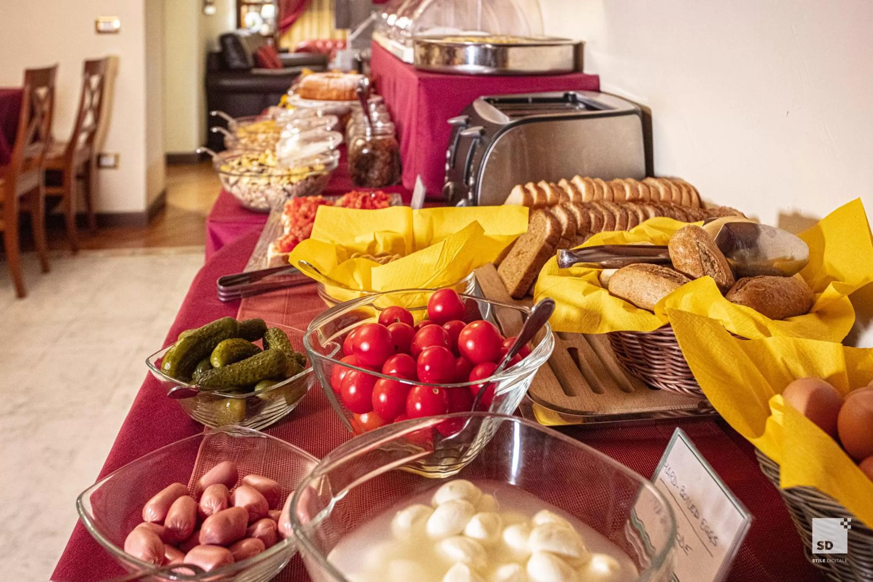 Food and drinks in Hotel Alessandro Della Spina