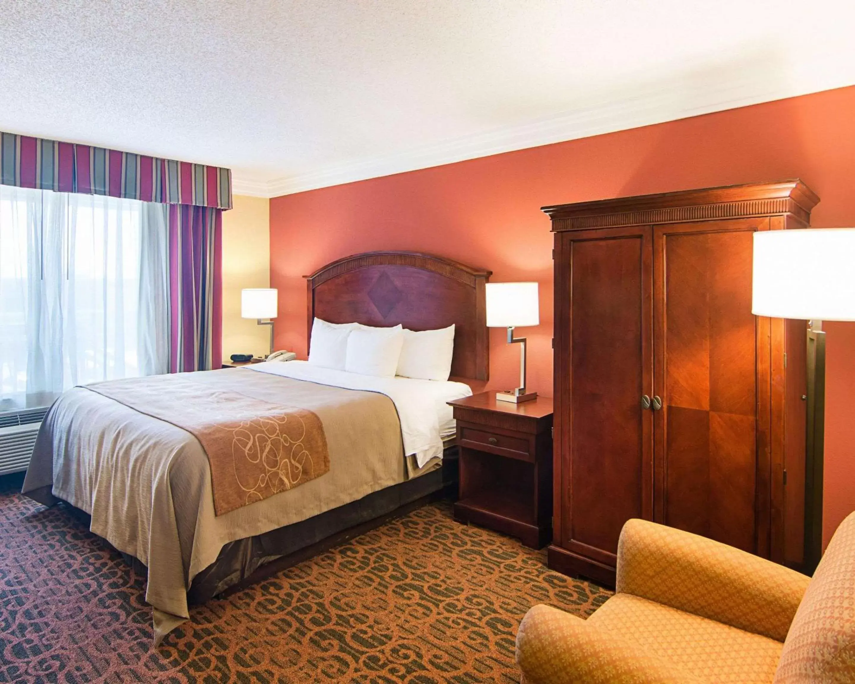 Photo of the whole room, Bed in Comfort Inn & Suites Houston West-Katy