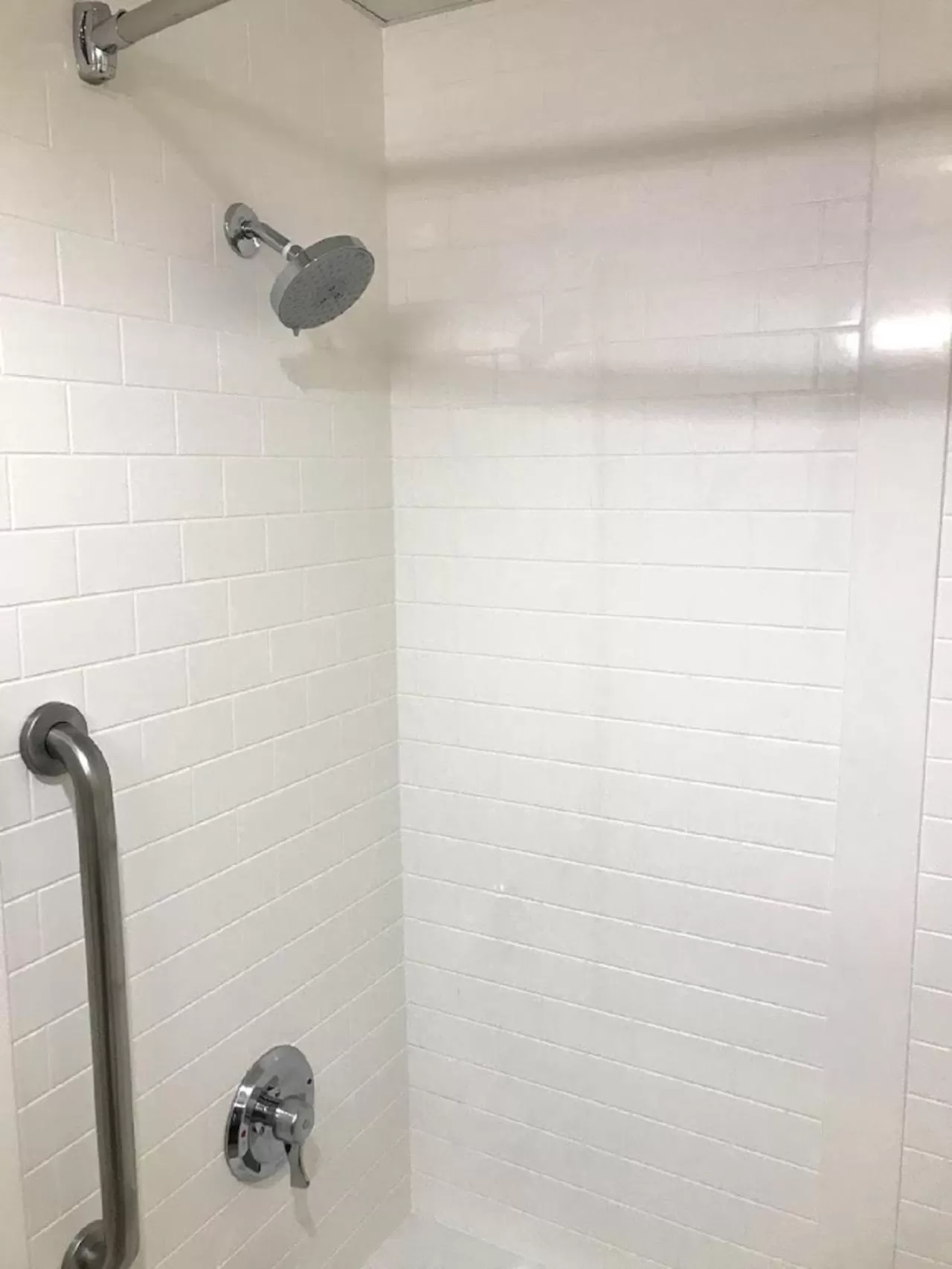 Bathroom in Comfort Suites Outlet Center