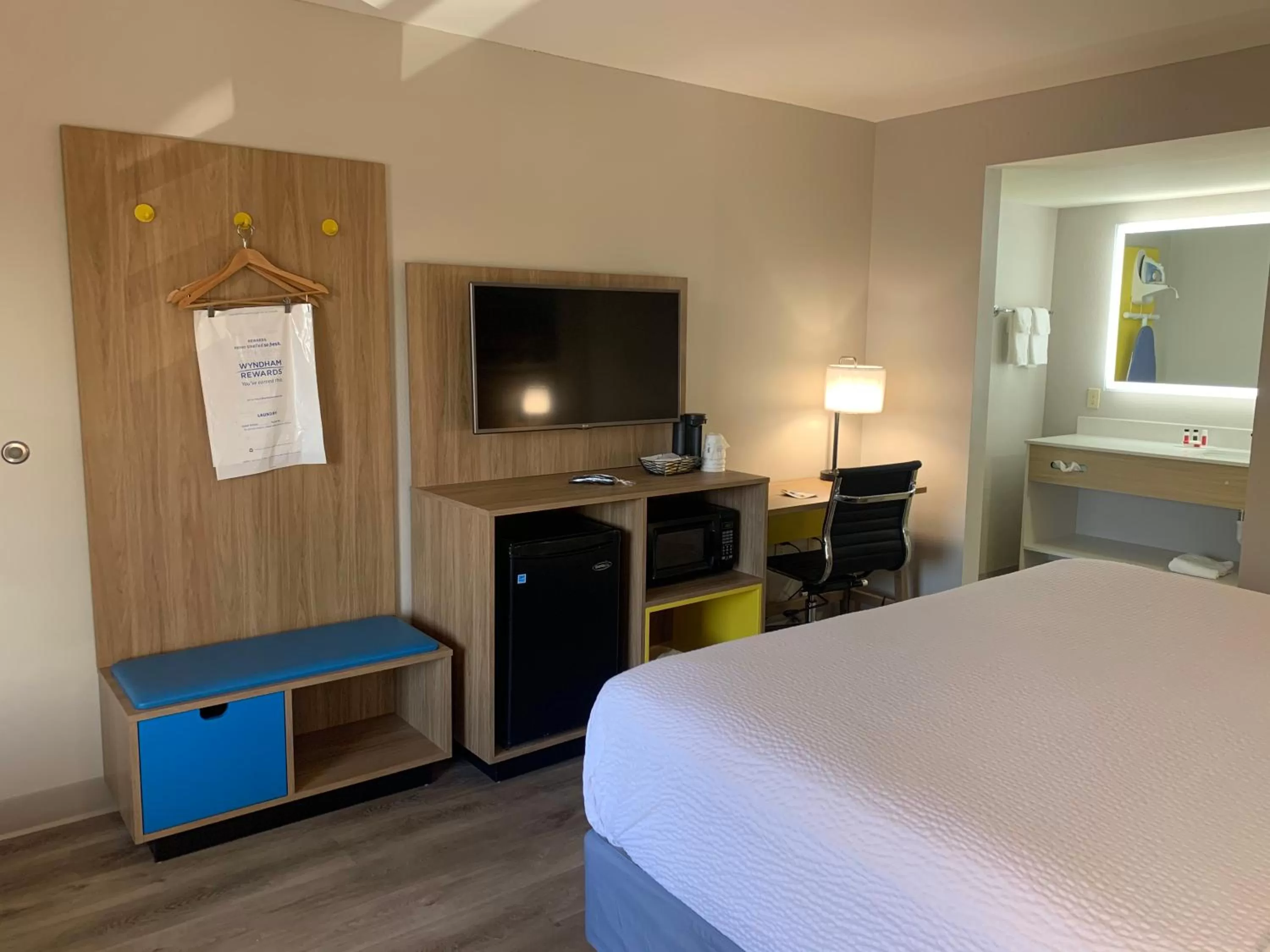 Property building, Bed in Days Inn by Wyndham Atlanta Stone Mountain