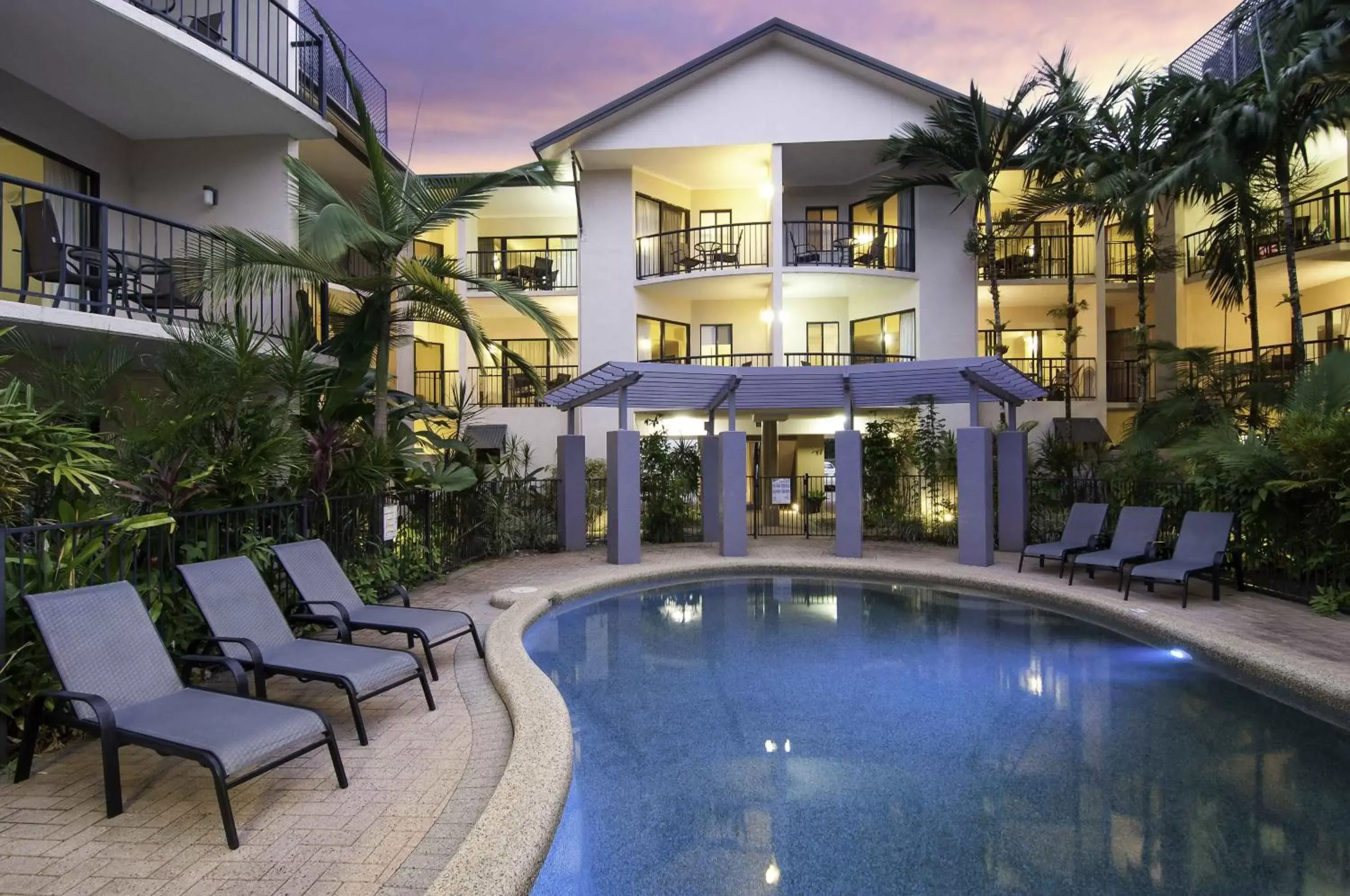 Swimming pool, Property Building in Bay Villas Resort