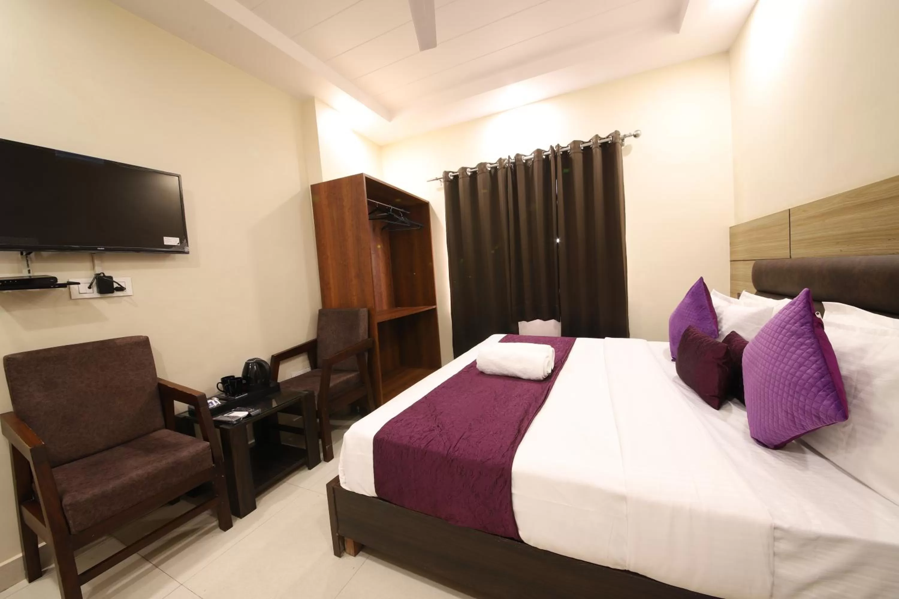 Bed in Perfect Stayz Dwarkesh - Hotel Near Haridwar Railway station