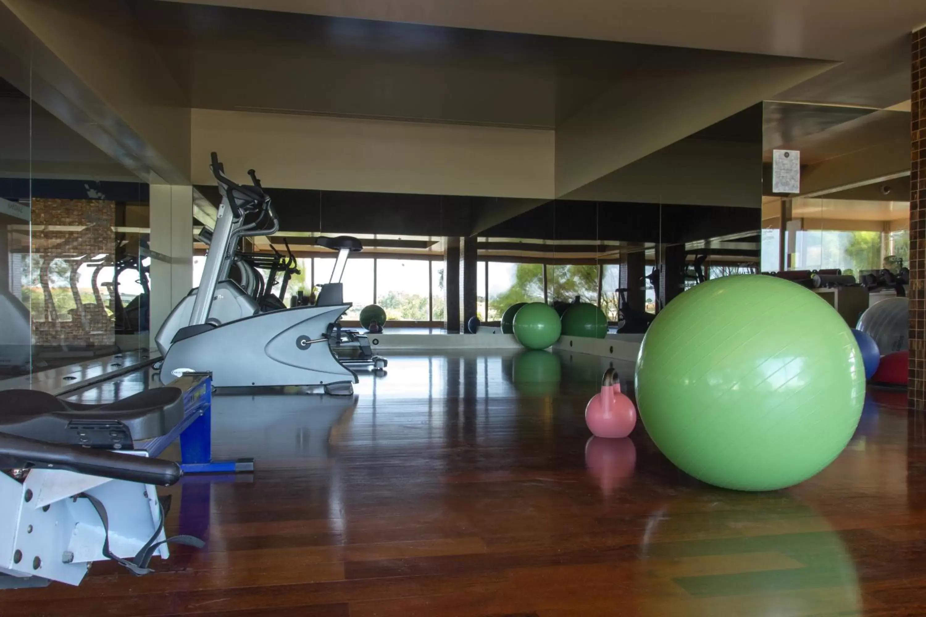 Fitness centre/facilities, Fitness Center/Facilities in Santana Hotel & SPA