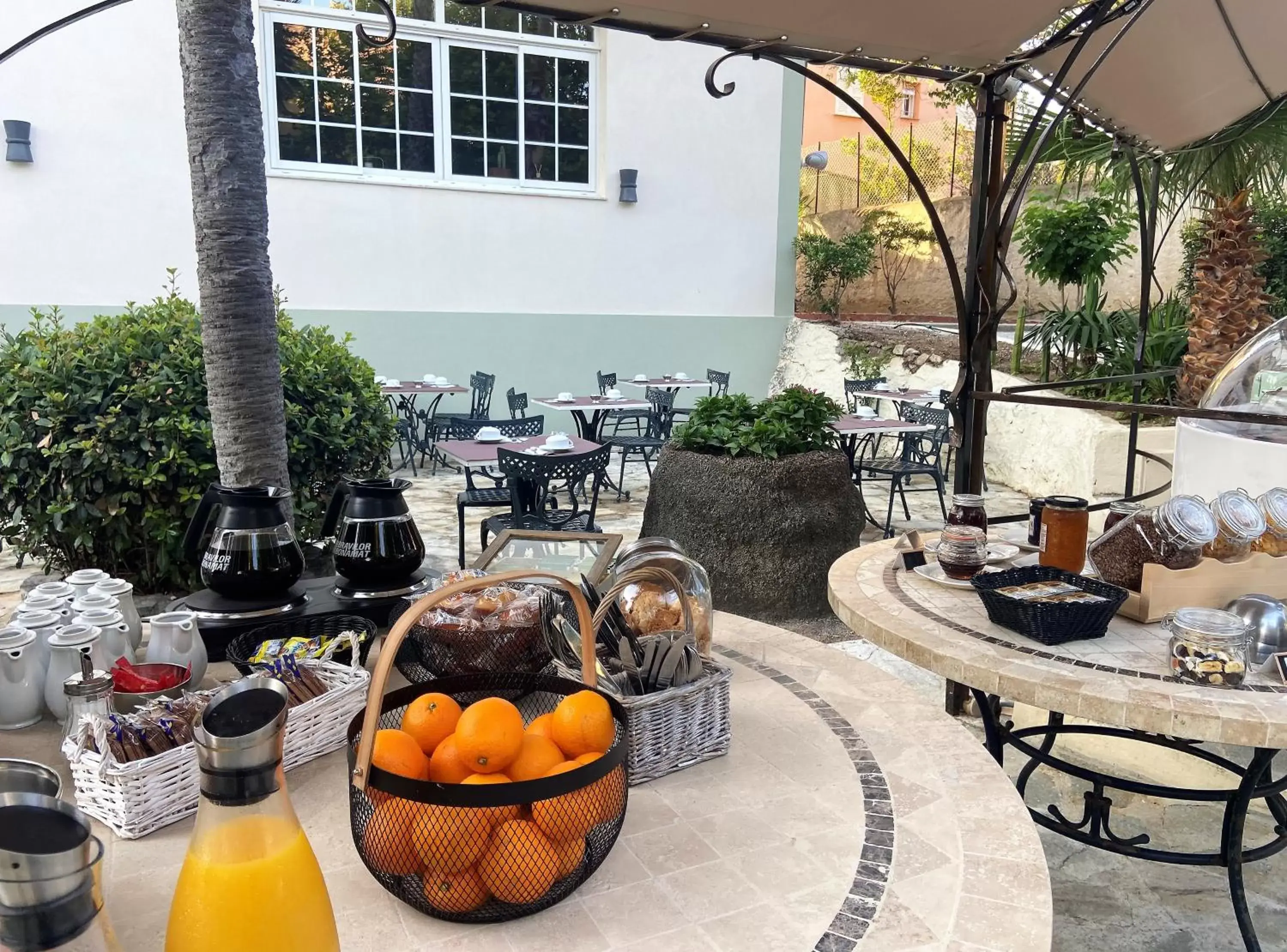 Patio in Splendid Hôtel