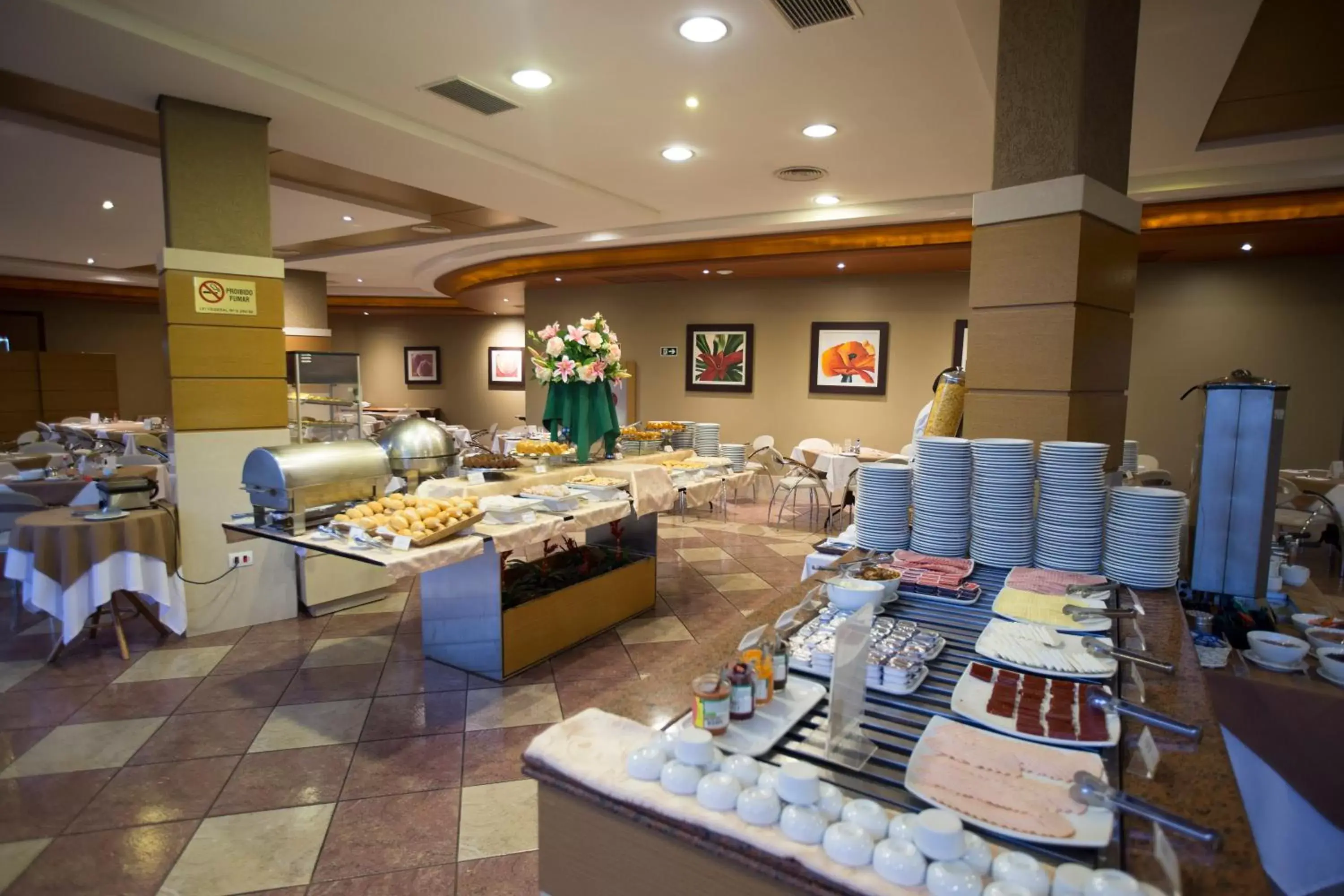 Continental breakfast, Restaurant/Places to Eat in Continental Inn