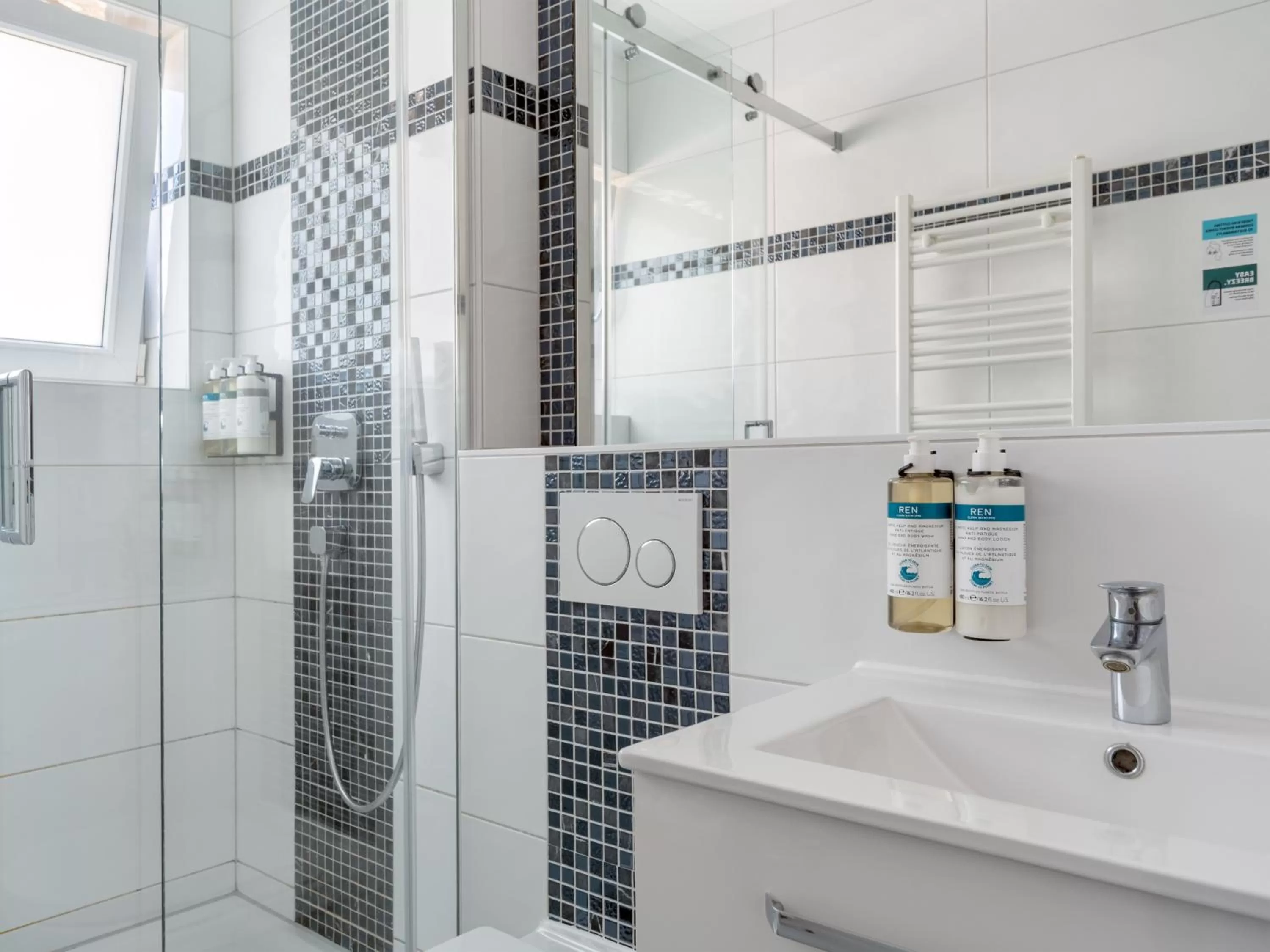 Bathroom in Numa Frankfurt Oben