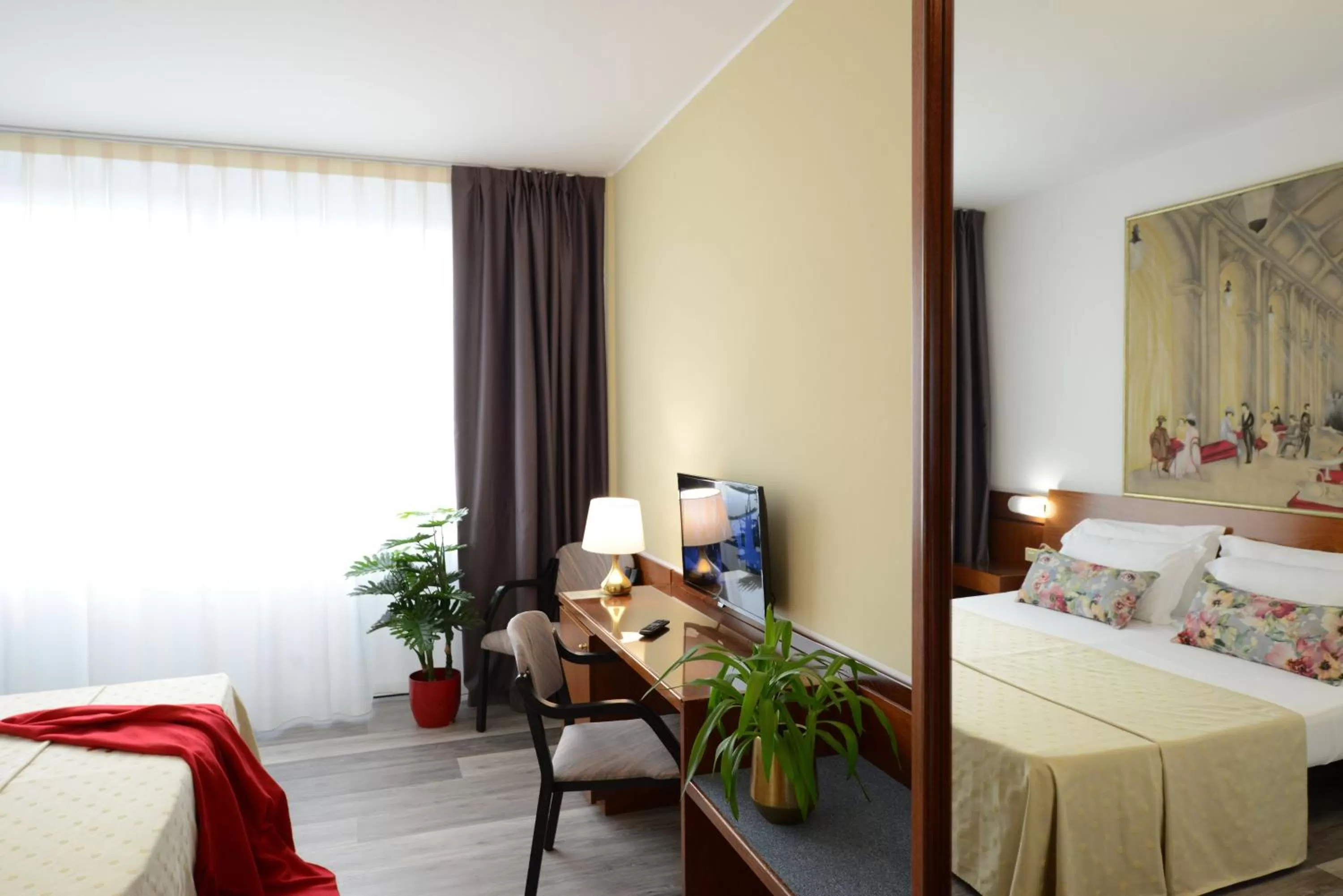 Photo of the whole room, Bed in Hotel Krystal