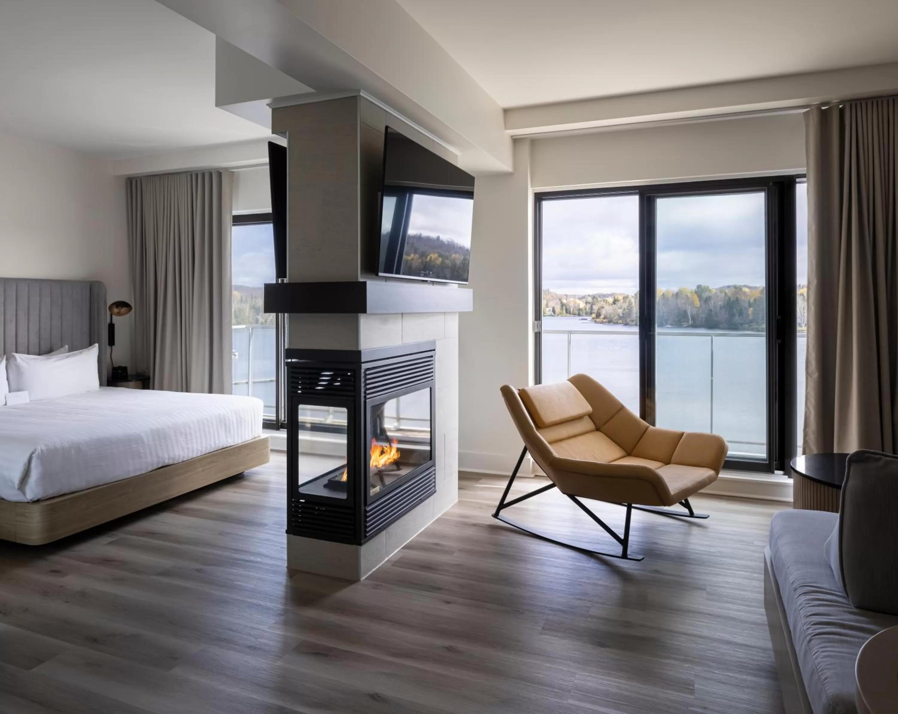 Photo of the whole room, Bed in Estérel Resort