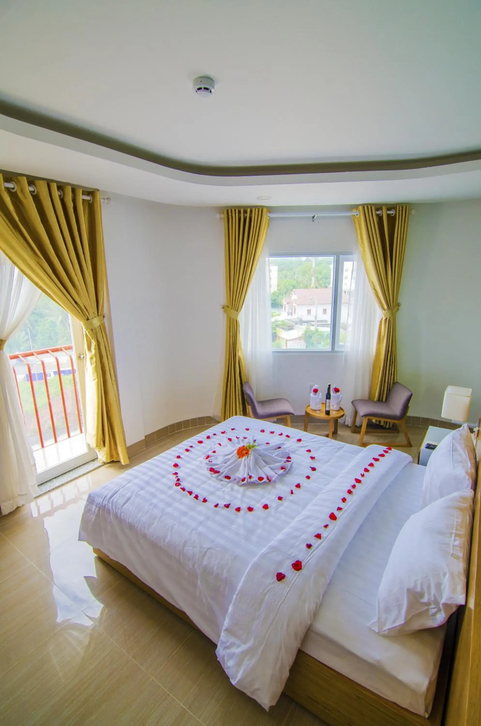 Bed in Sailing Hotel Phú Quốc Island