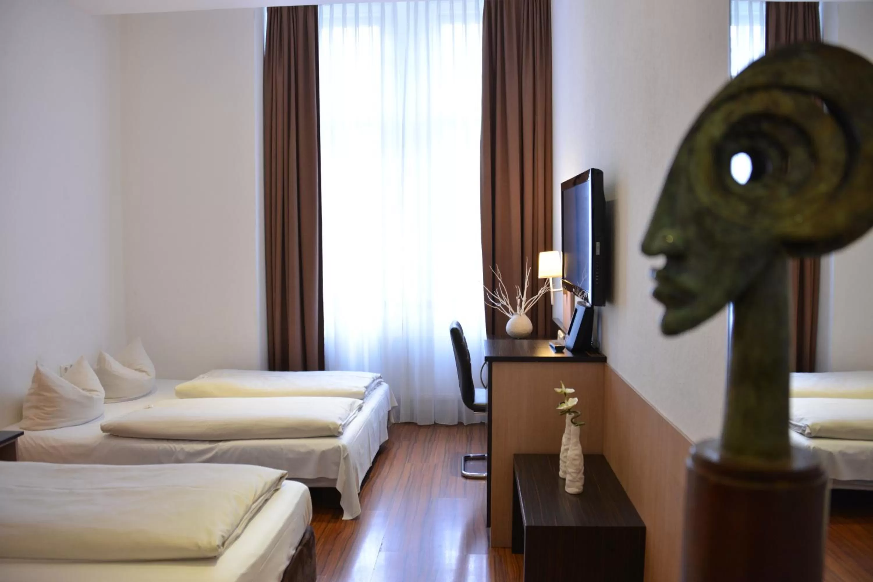 Photo of the whole room, Bed in Arthotel Munich