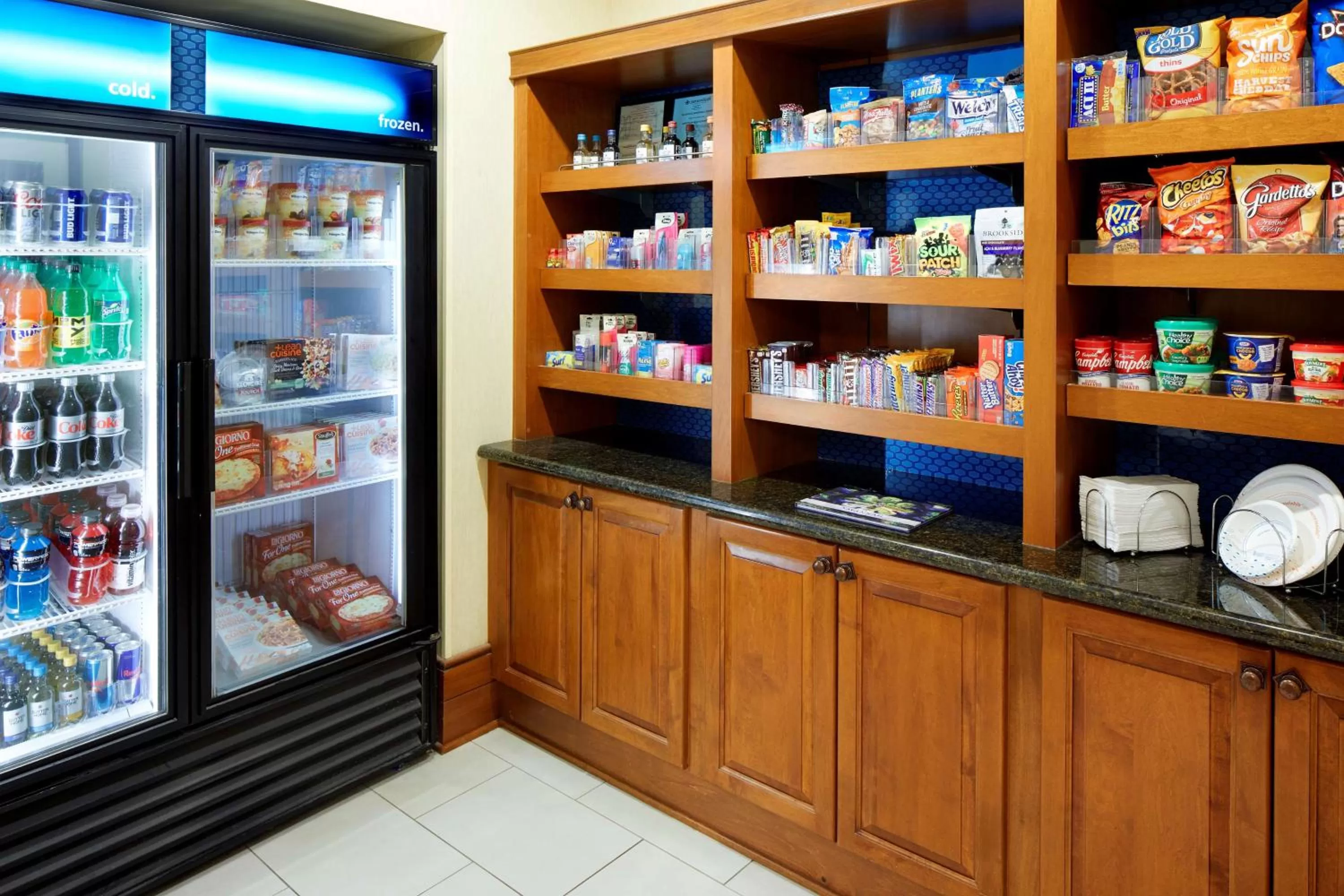 Restaurant/places to eat in Hampton Inn & Suites Savannah/Midtown