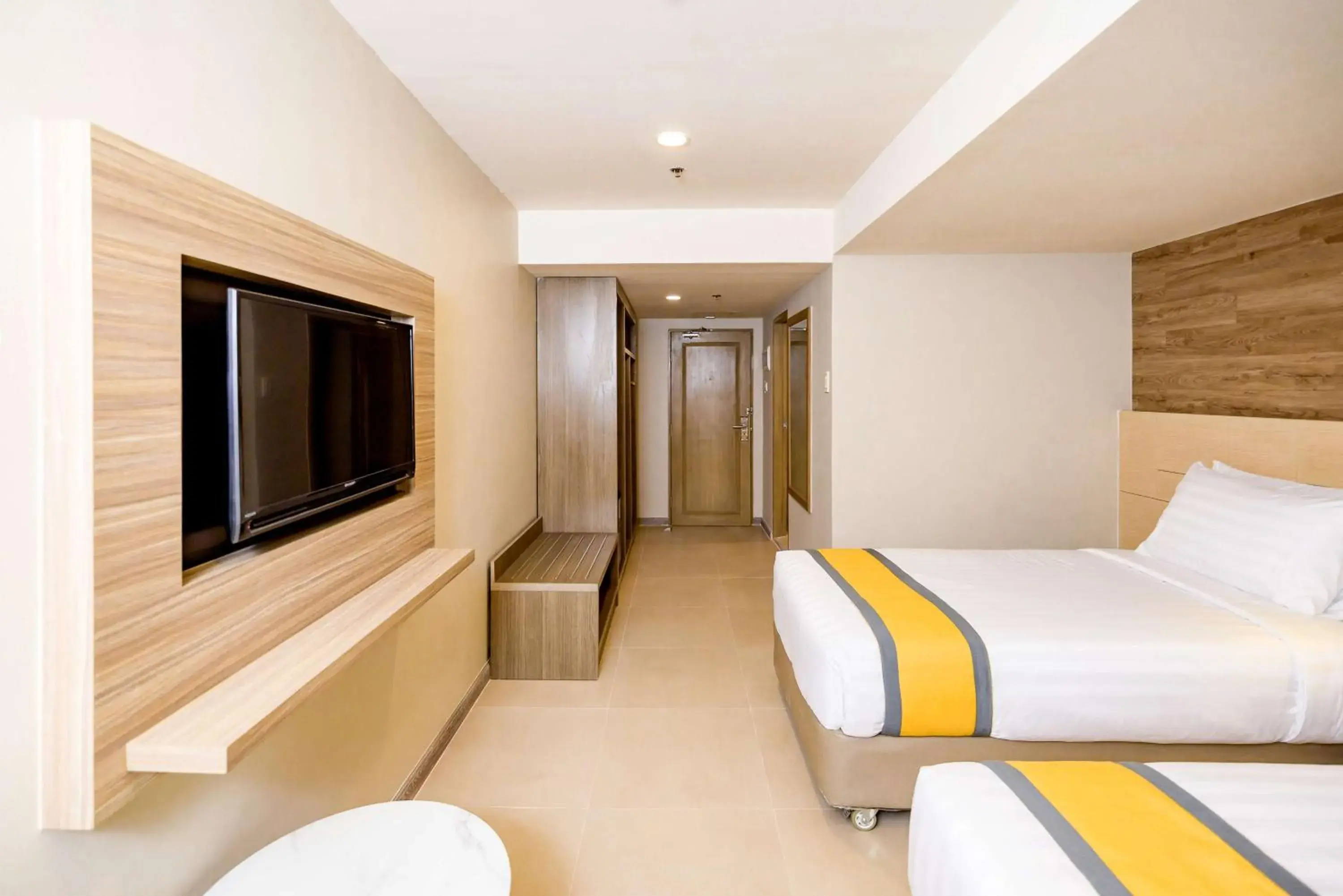 Bedroom in SureStay Plus by Best Western Cebu City