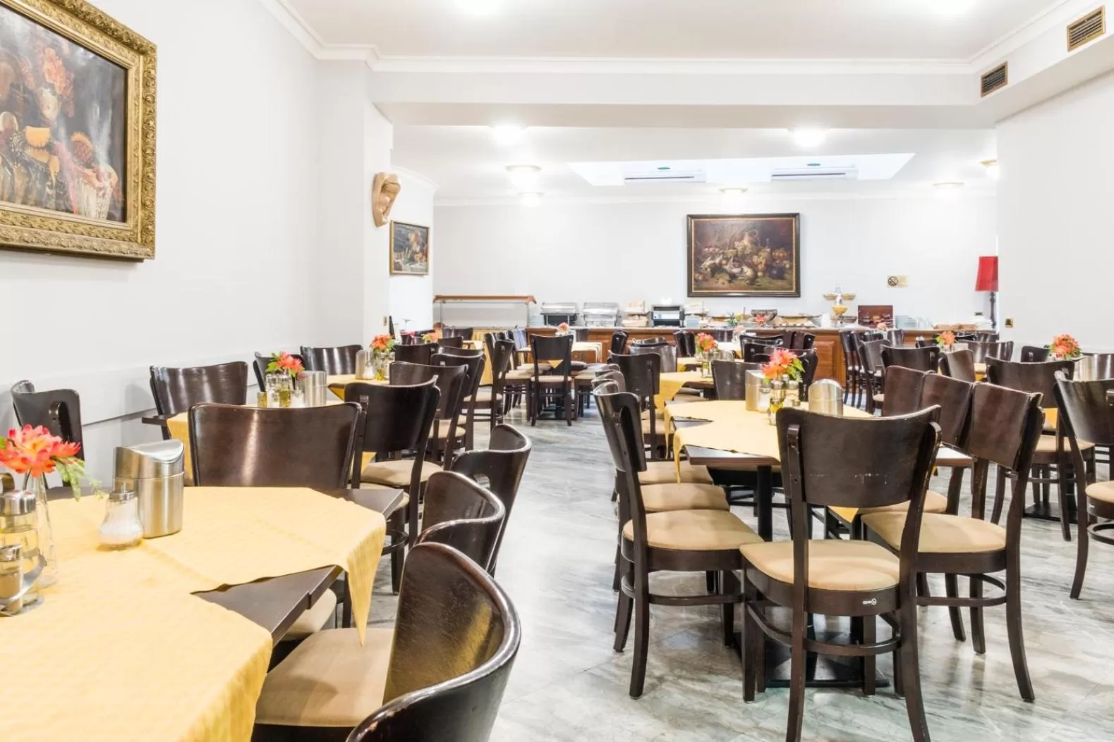 Restaurant/places to eat in Hotel Bologna