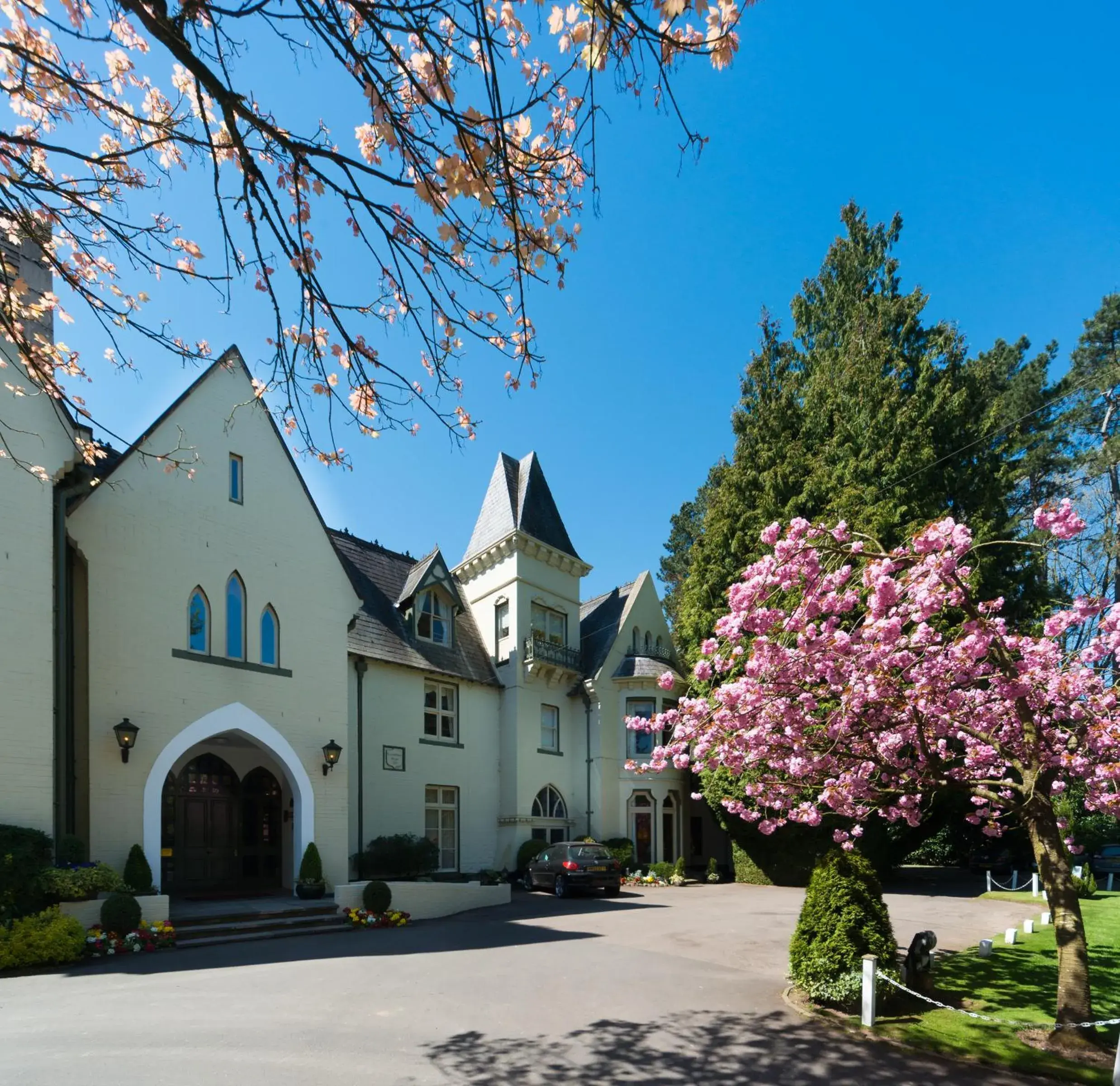 Property Building in Glen-Yr-Afon House Hotel